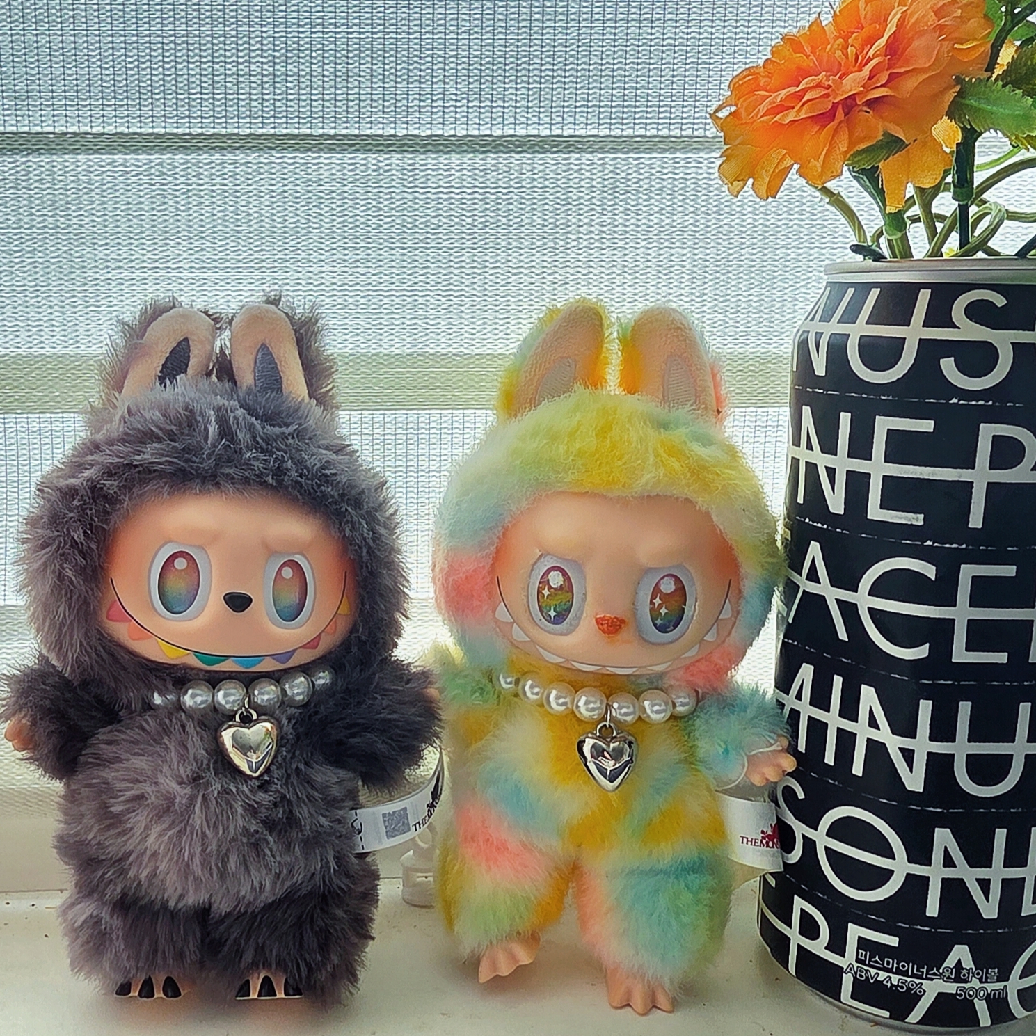 Pop Mart Labubu The Monsters Highlight Series ID Keyring (Opened Case), Pop Mart Labubu The Monsters Big Into Energy Series-Rock The Universe Vinyl Plush Doll 착용 스타일