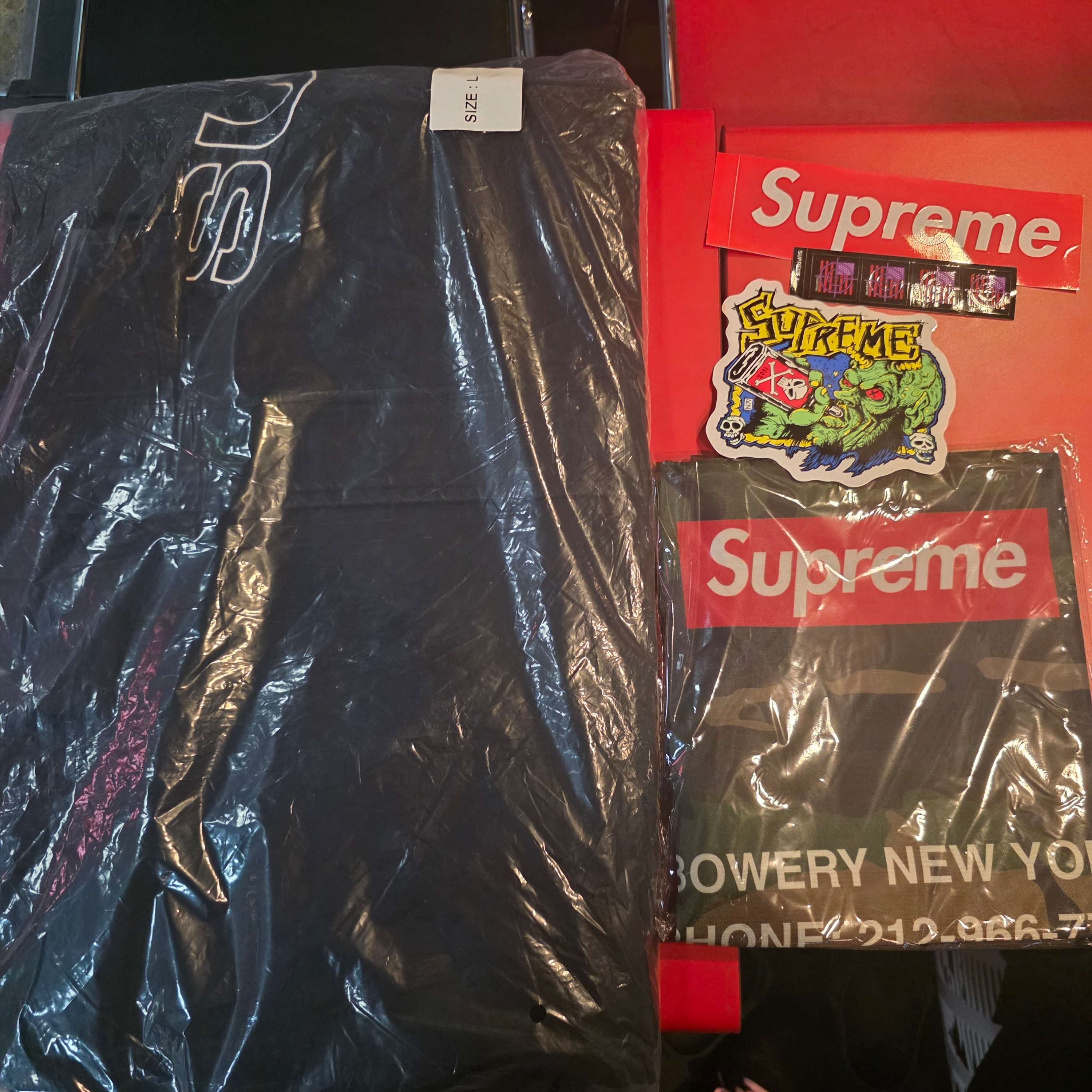 Supreme Spellout Embroidered Ripstop Track Jacket Black - 25FW 착용 스타일