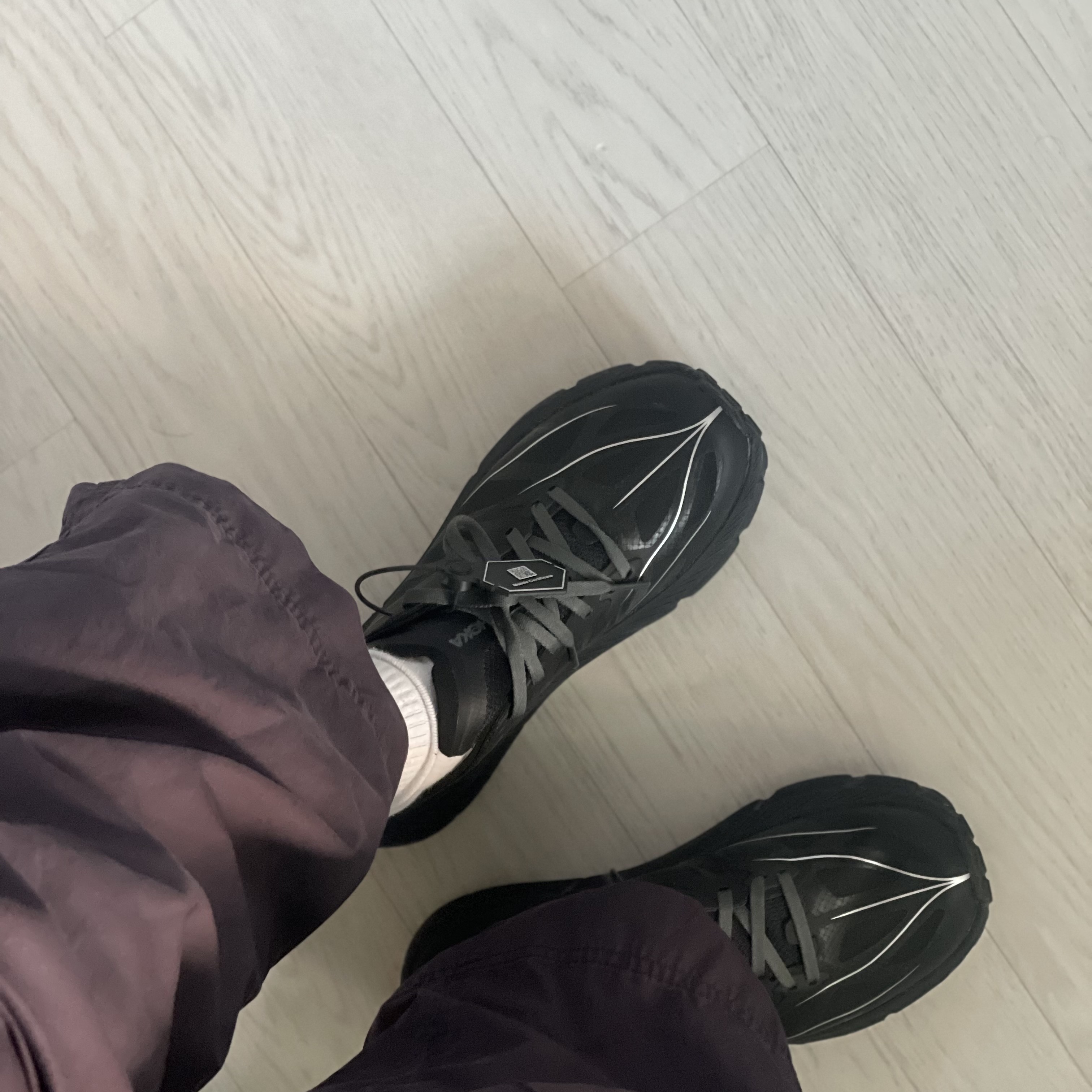 Hoka Mafate Speed 4 Lite Black Outer Orbit 착용 스타일 - 1