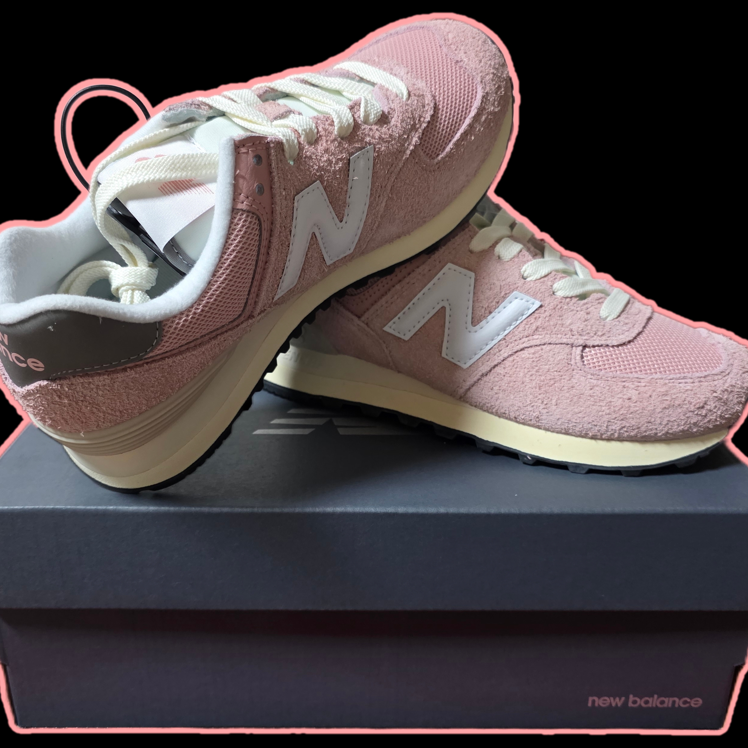New Balance 574 Heritage Mellow Pink 착용 스타일