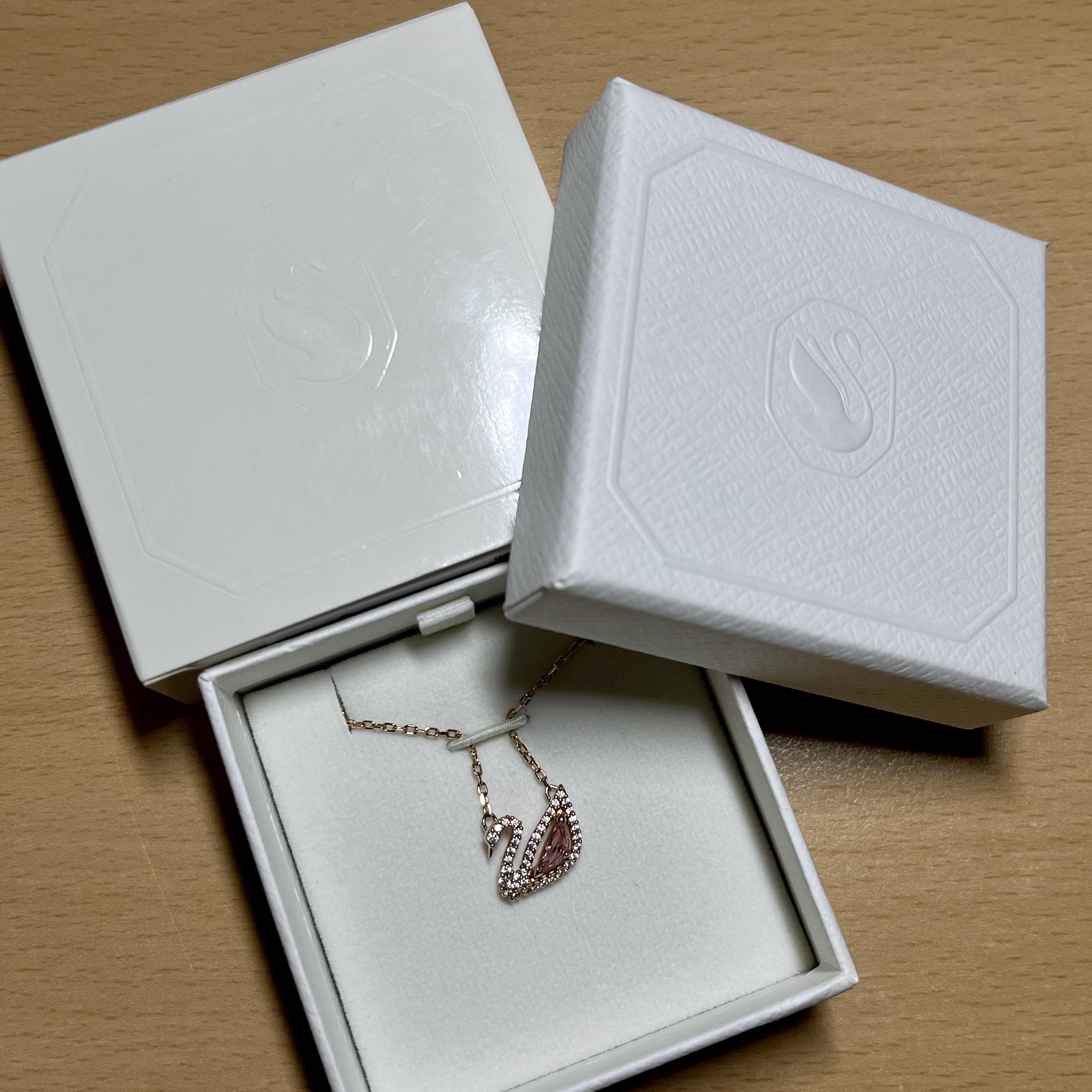 (W) Swarovski Dazzling Swan Necklace Pink Rose Gold Plated 착용 스타일 - 2