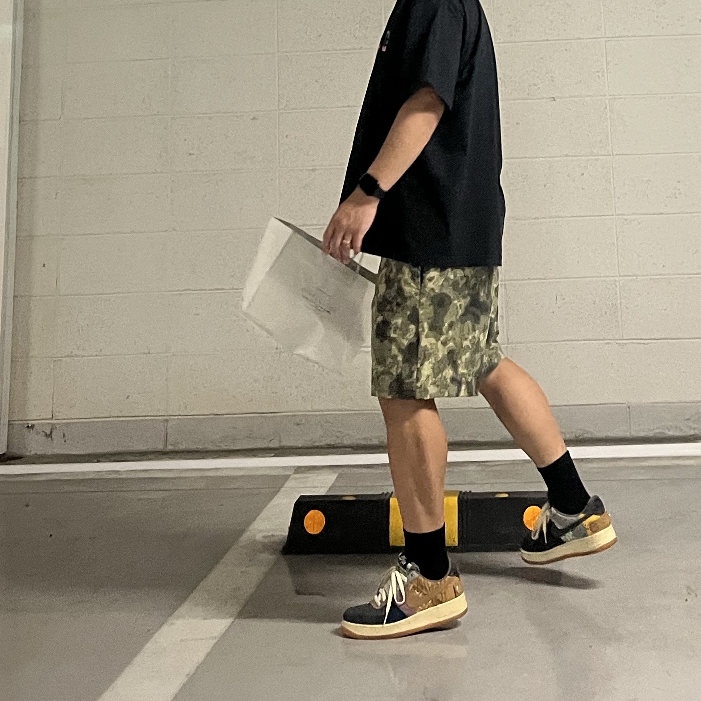 Nike x Travis Scott Air Force 1 Low Cactus Jack 착용 스타일