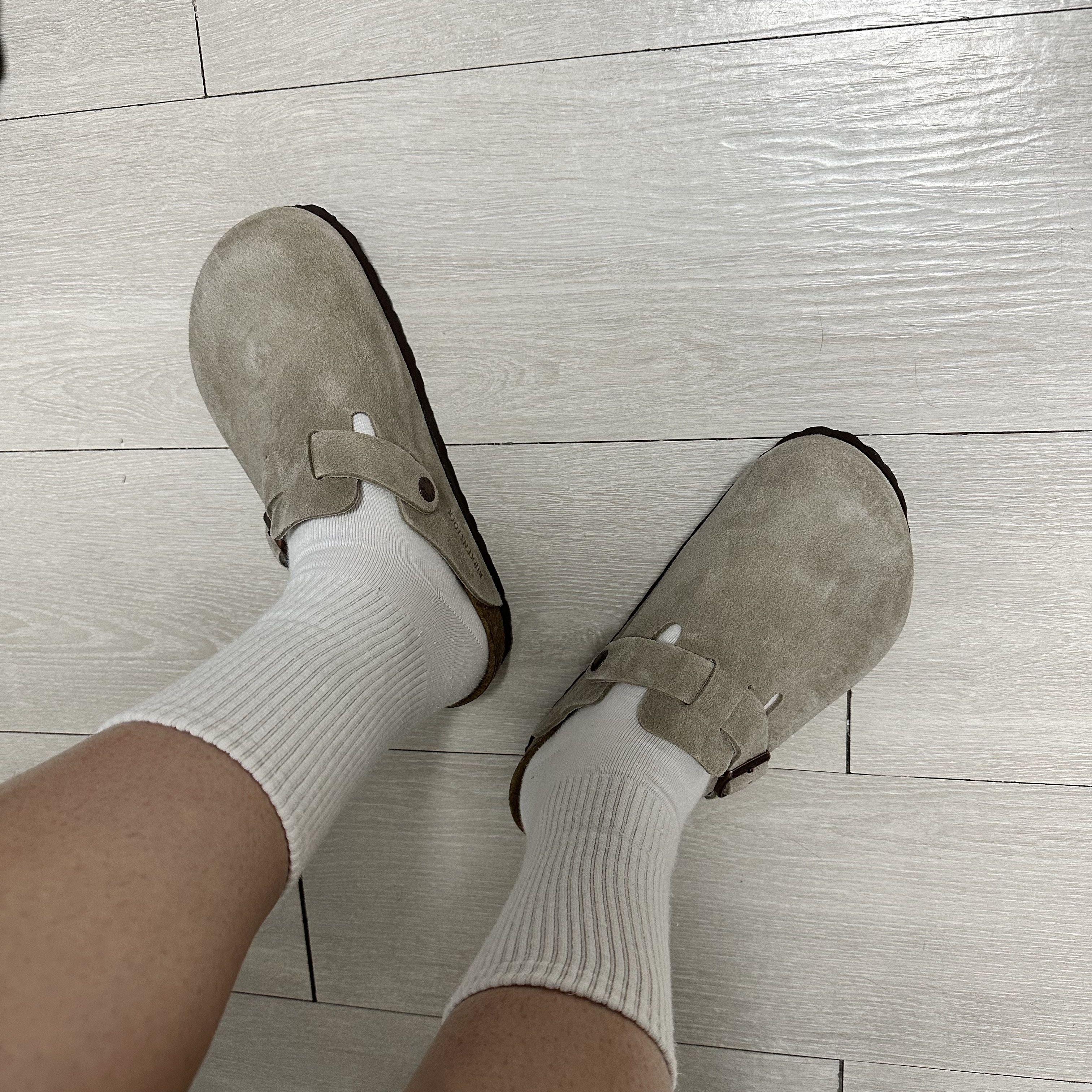 Birkenstock Boston Soft Footbed Taupe - Regular 착용 스타일