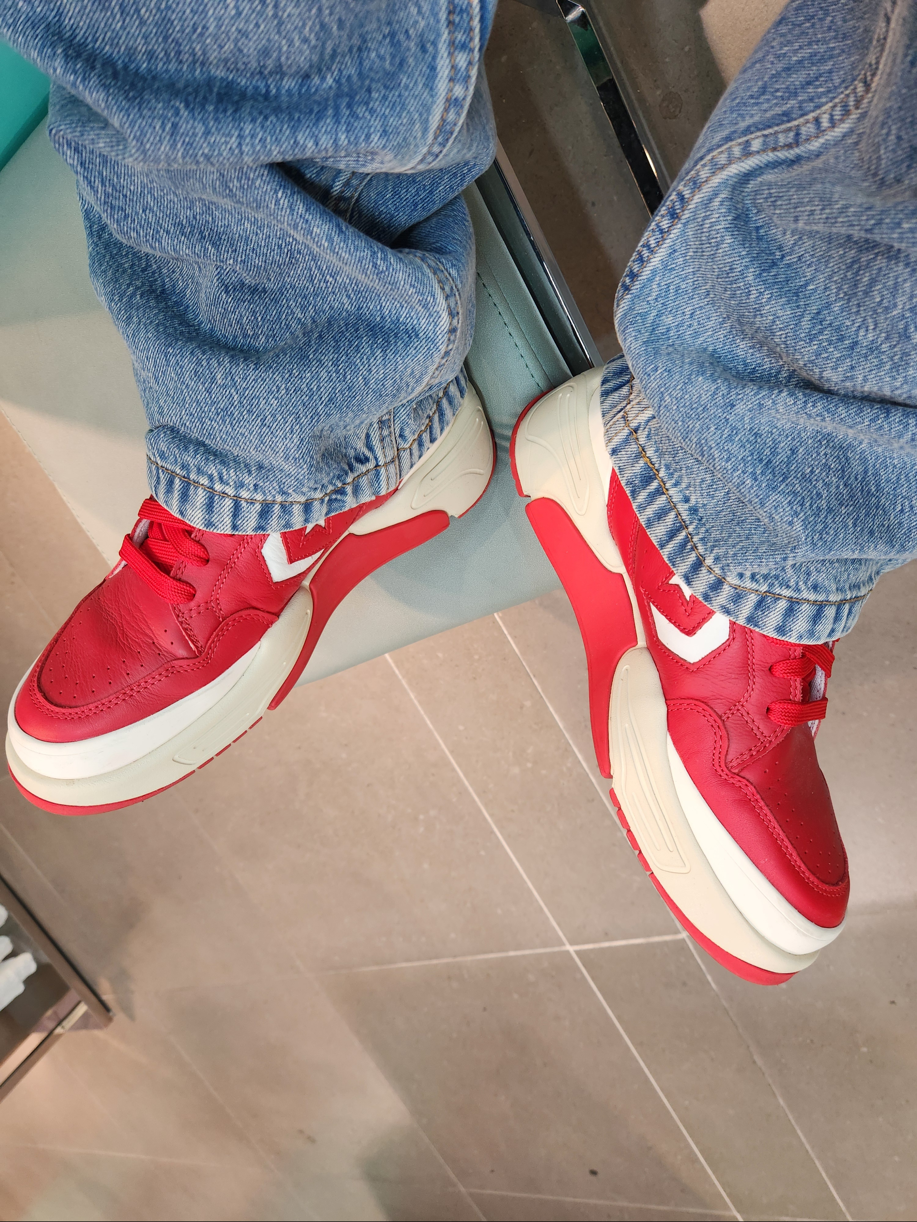 Converse Weapon CX Mid University Red White 착용 스타일 - 1