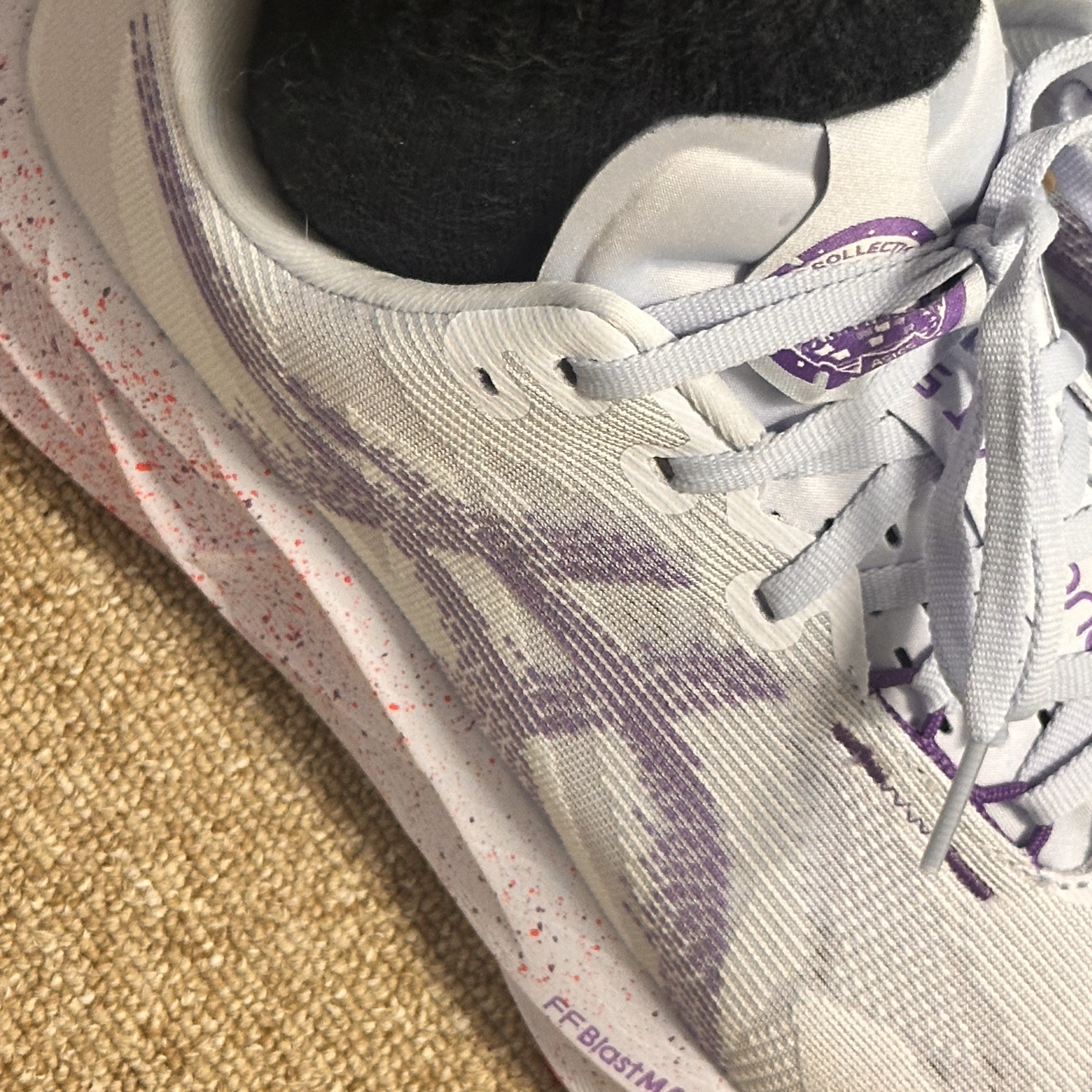 Asics Novablast 5 Tokyo Blue Fade Edo Purple 착용 스타일 - 2