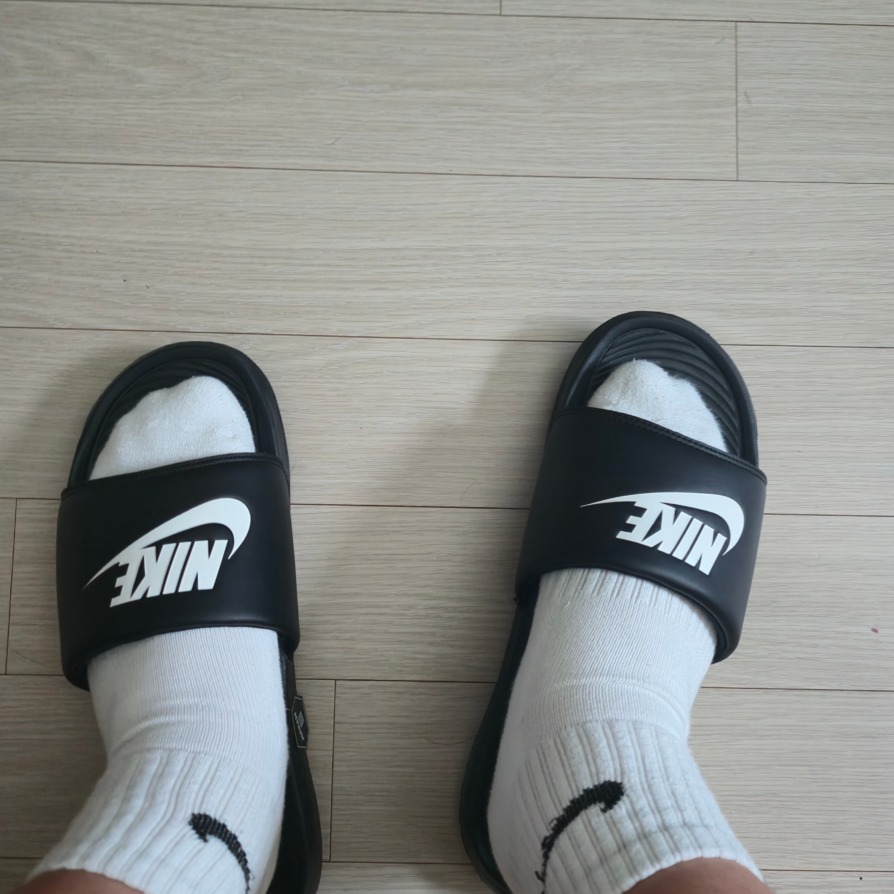 Nike Victori One Slide Black 착용 스타일 - 1