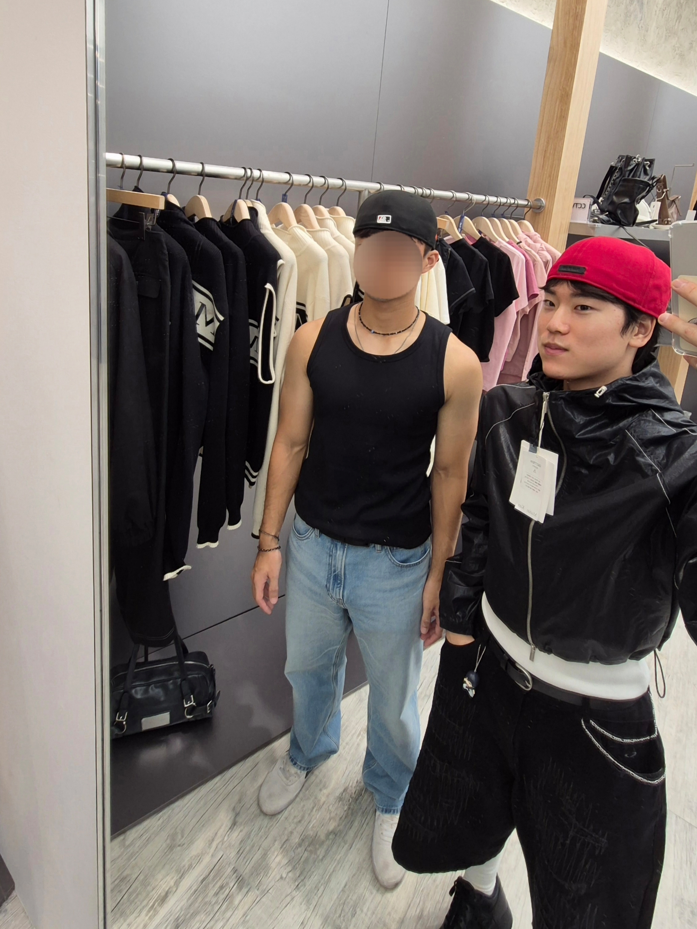 New Era x Fear of God 59FIFTY Cincinnati Reds Fitted Cap Red, Matin Kim Spell Point Stripe Knit Cardigan Black 착용 스타일 - 3