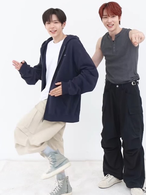 Nonnod Side Zip Cargo Pants Beige, Nonnod Side Zip Cargo Pants Black 착용 스타일