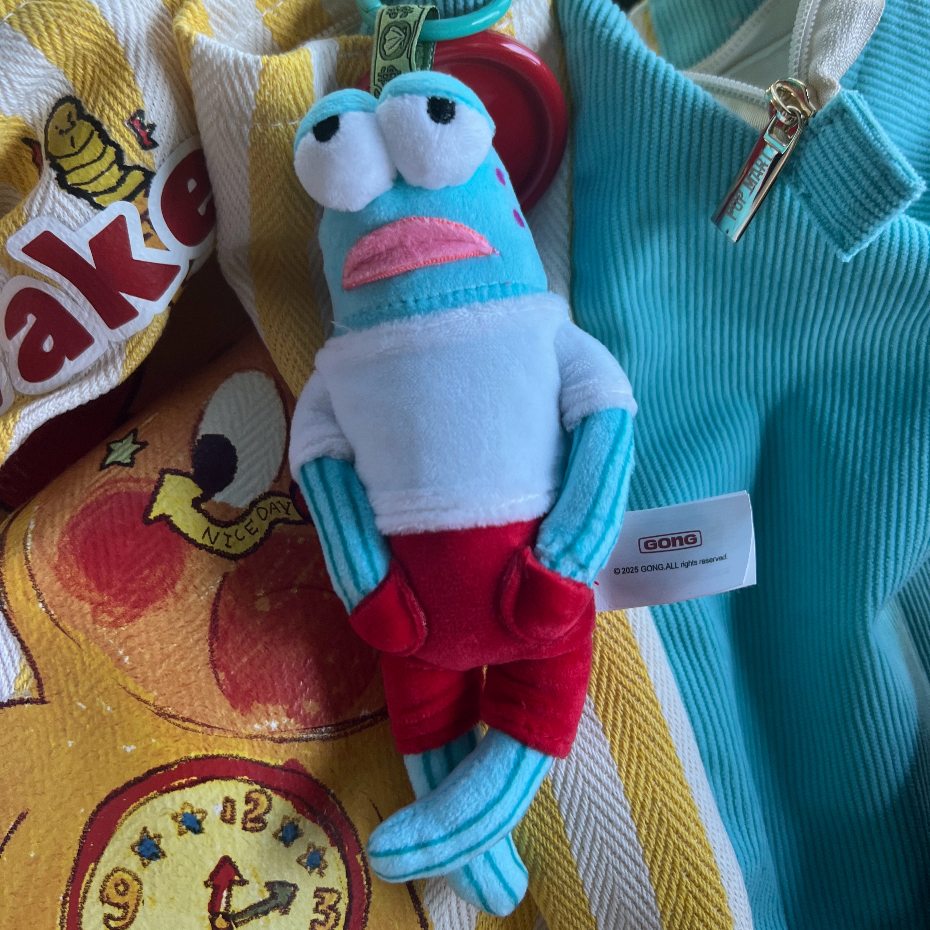 Pop Mart Bikini Bottom Buddies Whimsical Plush Cool Fish (Opened Case) 착용 스타일