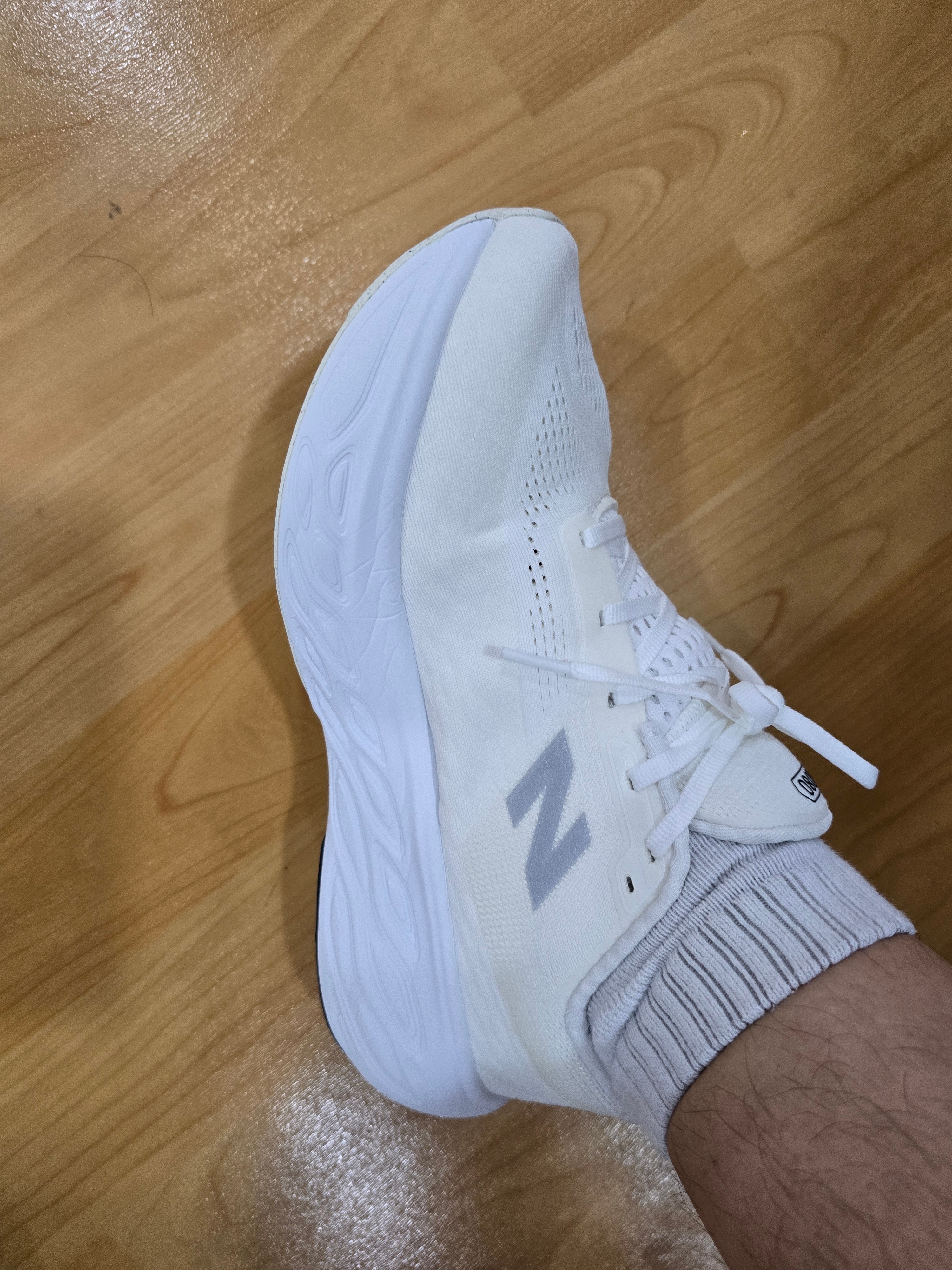 New Balance Fresh Foam X 1080v14 White Silver Metallic - 2E Wide 착용 스타일 - 2