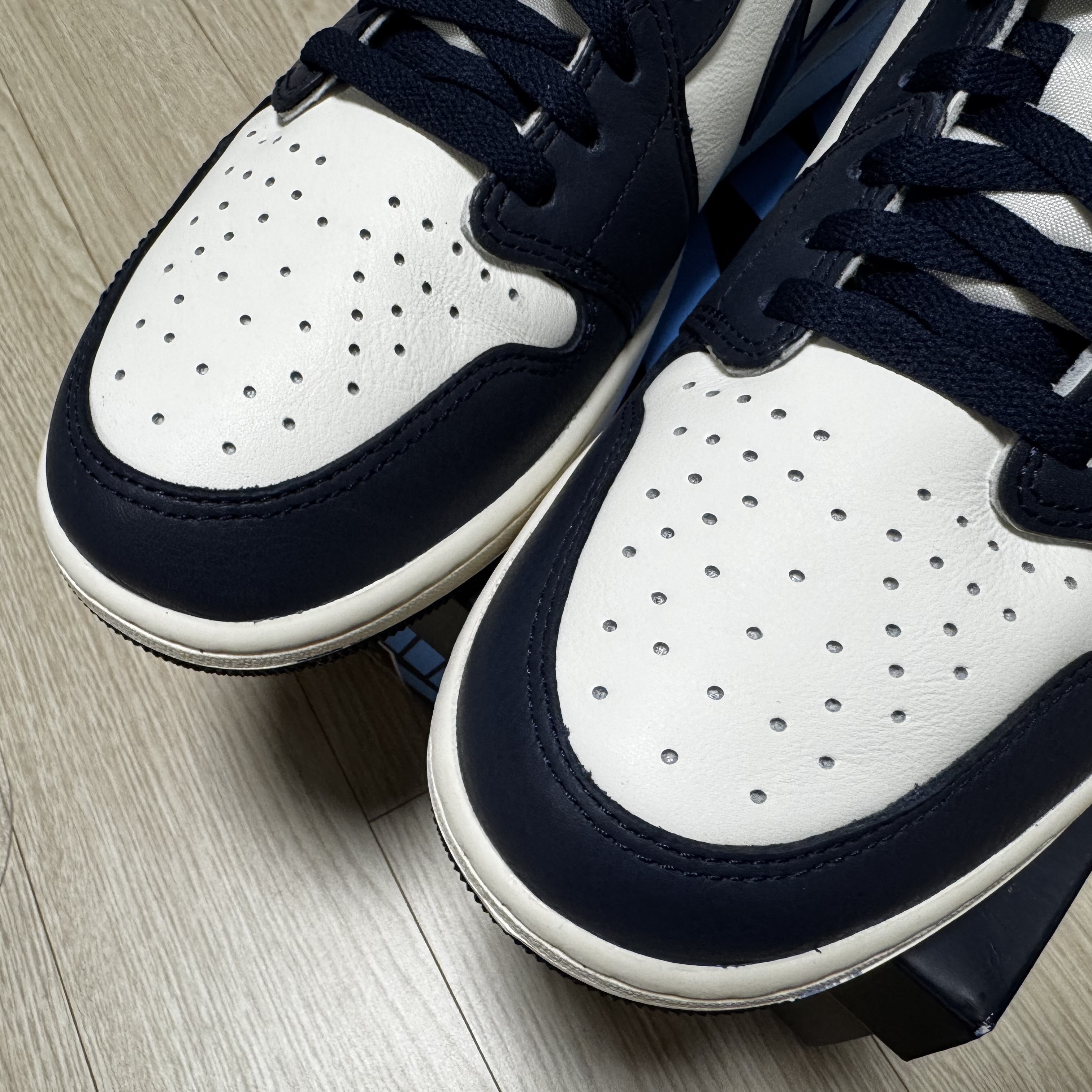 Jordan 1 Low Obsidian 착용 스타일