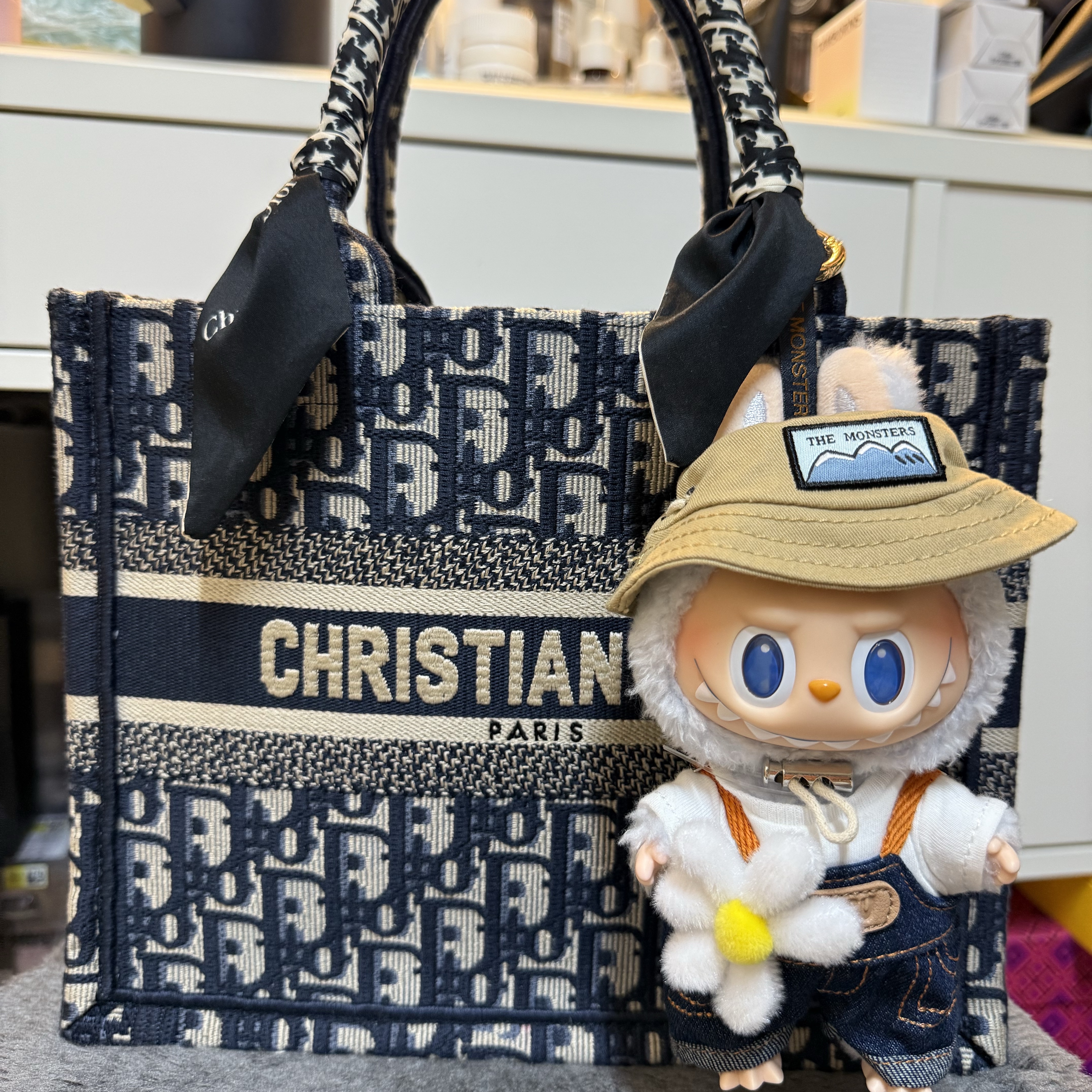 Pop Mart Fall In Wild Labubu Series Toy Keyring 착용 스타일 - 2