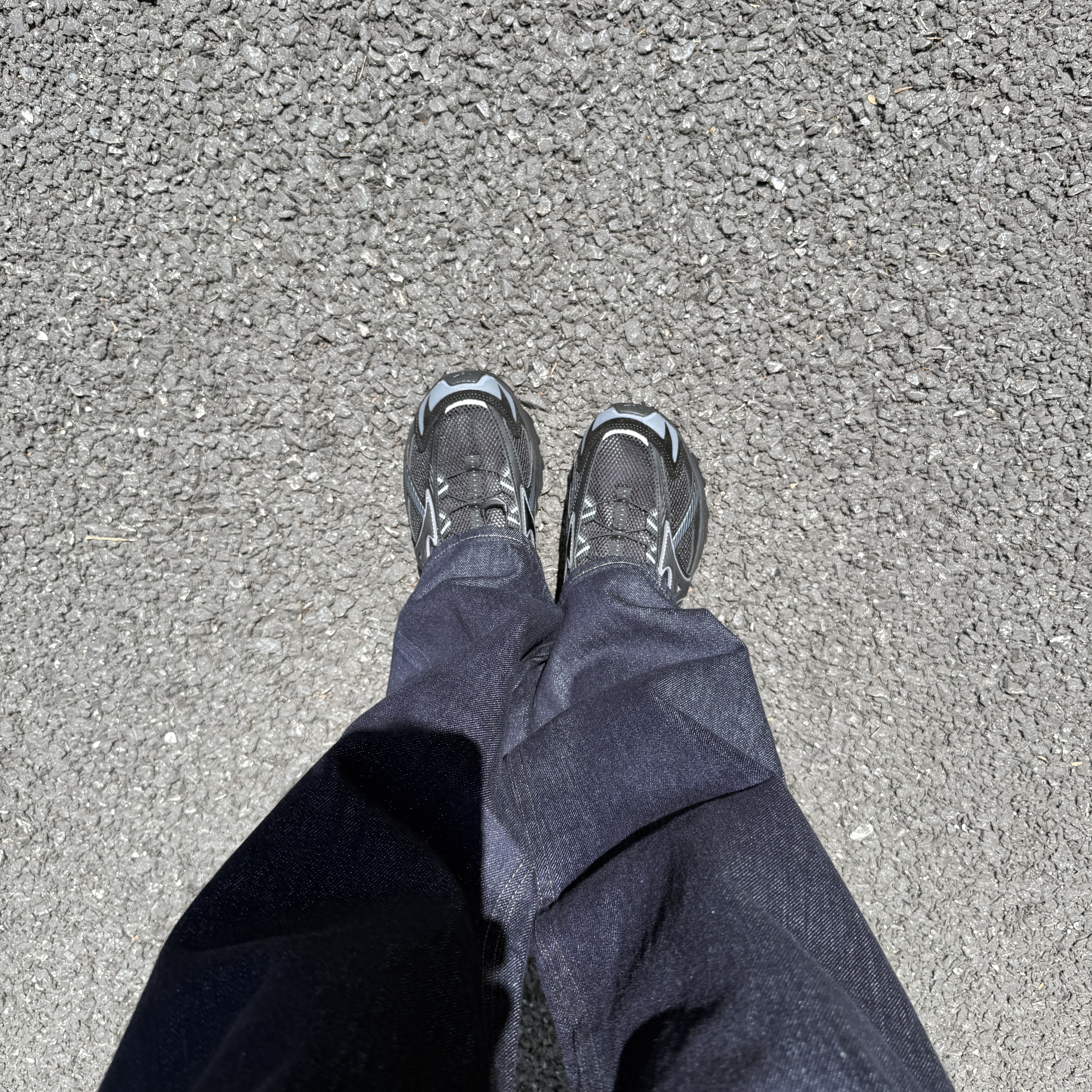 Mizuno Racer Trail SE Black, Uniqlo x JW Anderson Straight Jean Blue - KR 착용 스타일 - 2