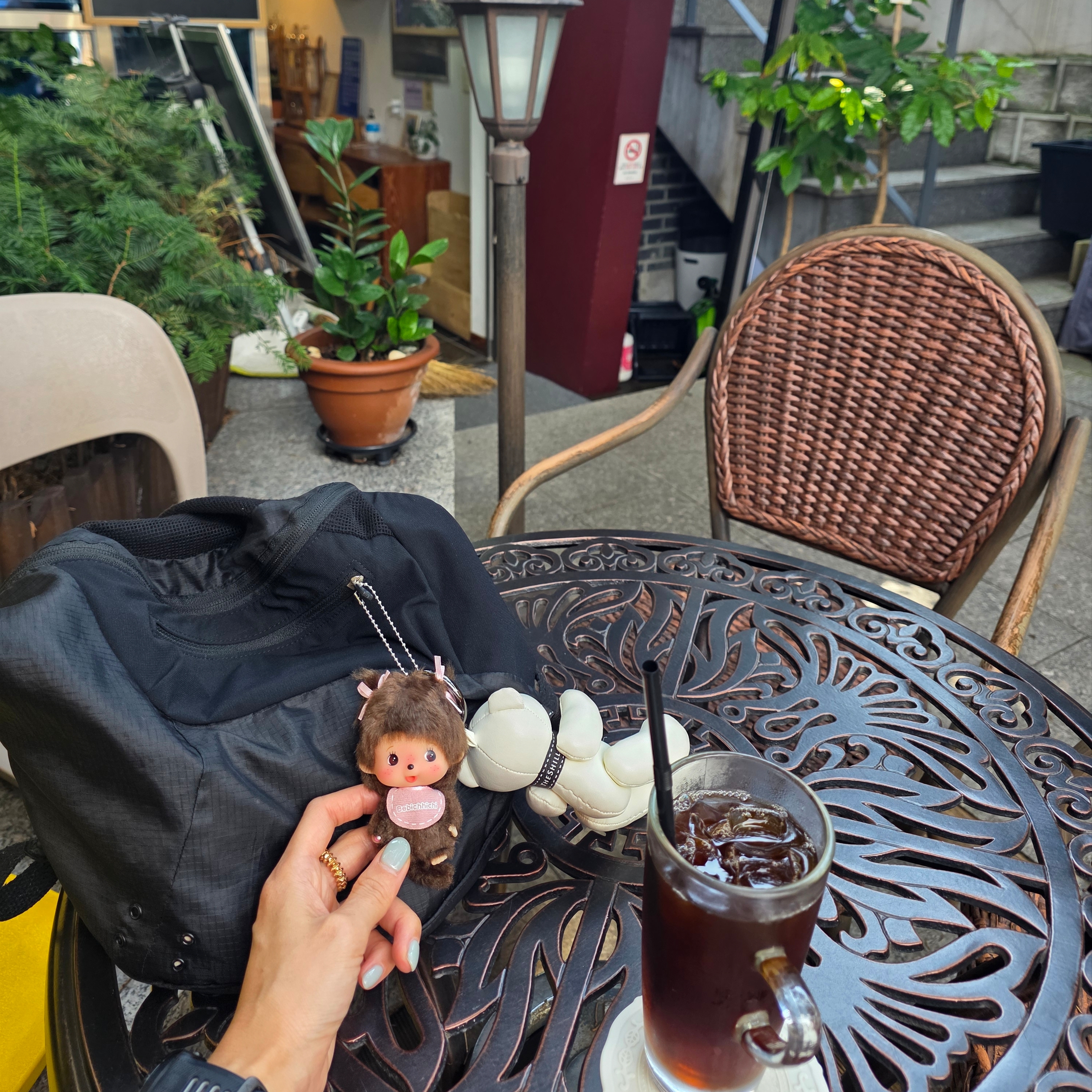 Monchhichi Bebichhichi Bighead SS Girl Key Chain Pink, Mischief Lightweight Zip Around Backpack Black 착용 스타일