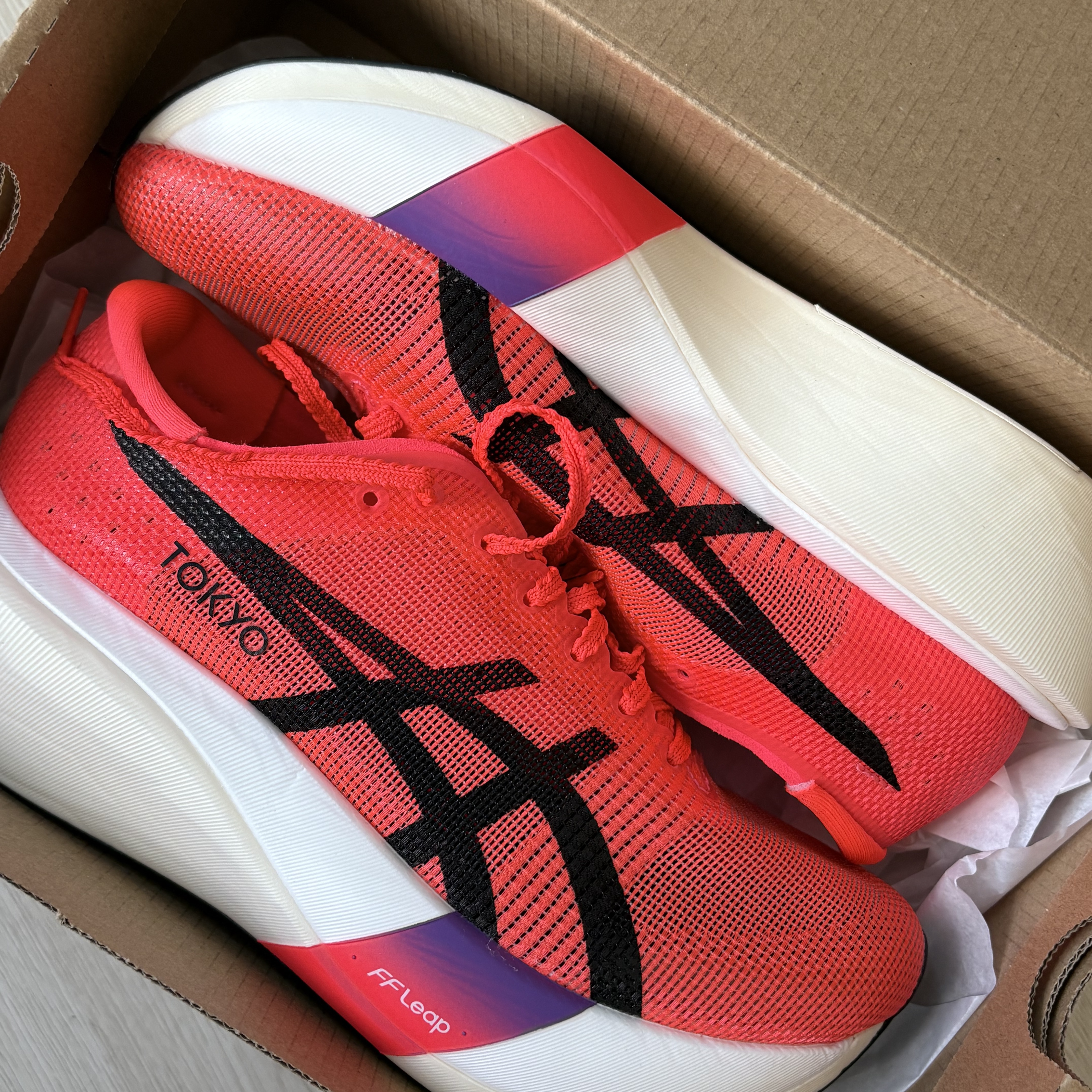 Asics Metaspeed Edge Tokyo Flash Red Black 착용 스타일