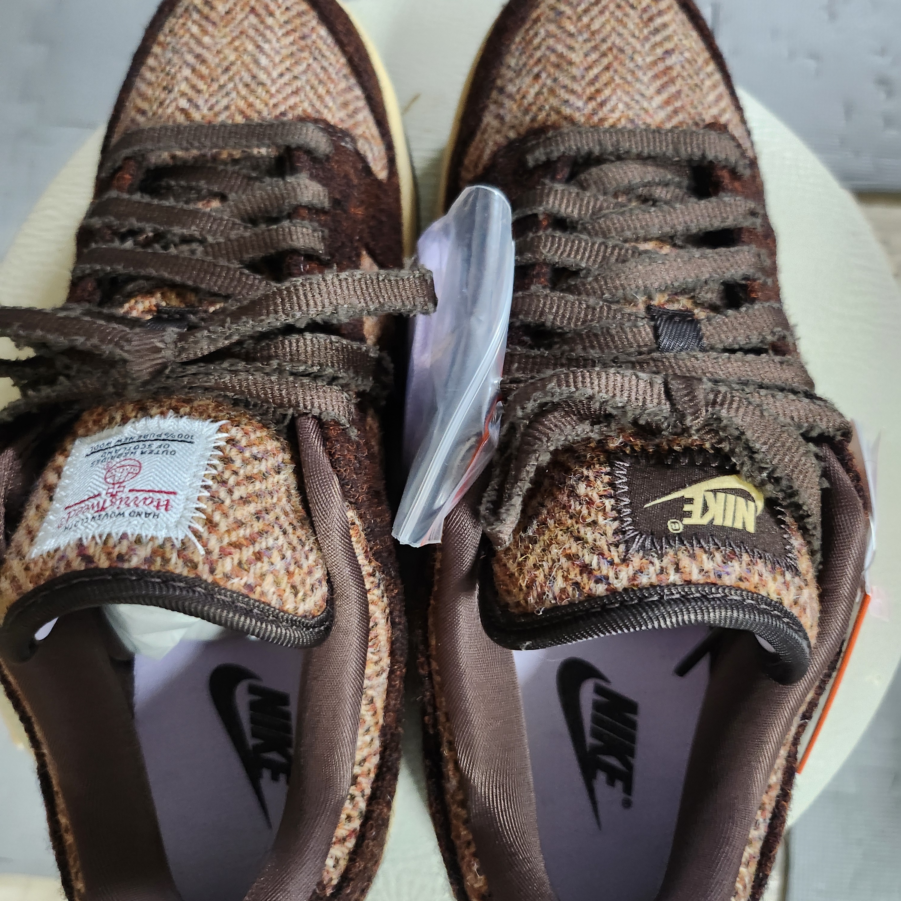 (W) Nike x Harris Tweed Dunk Low Sesame and Violet Mist 착용 스타일 - 2
