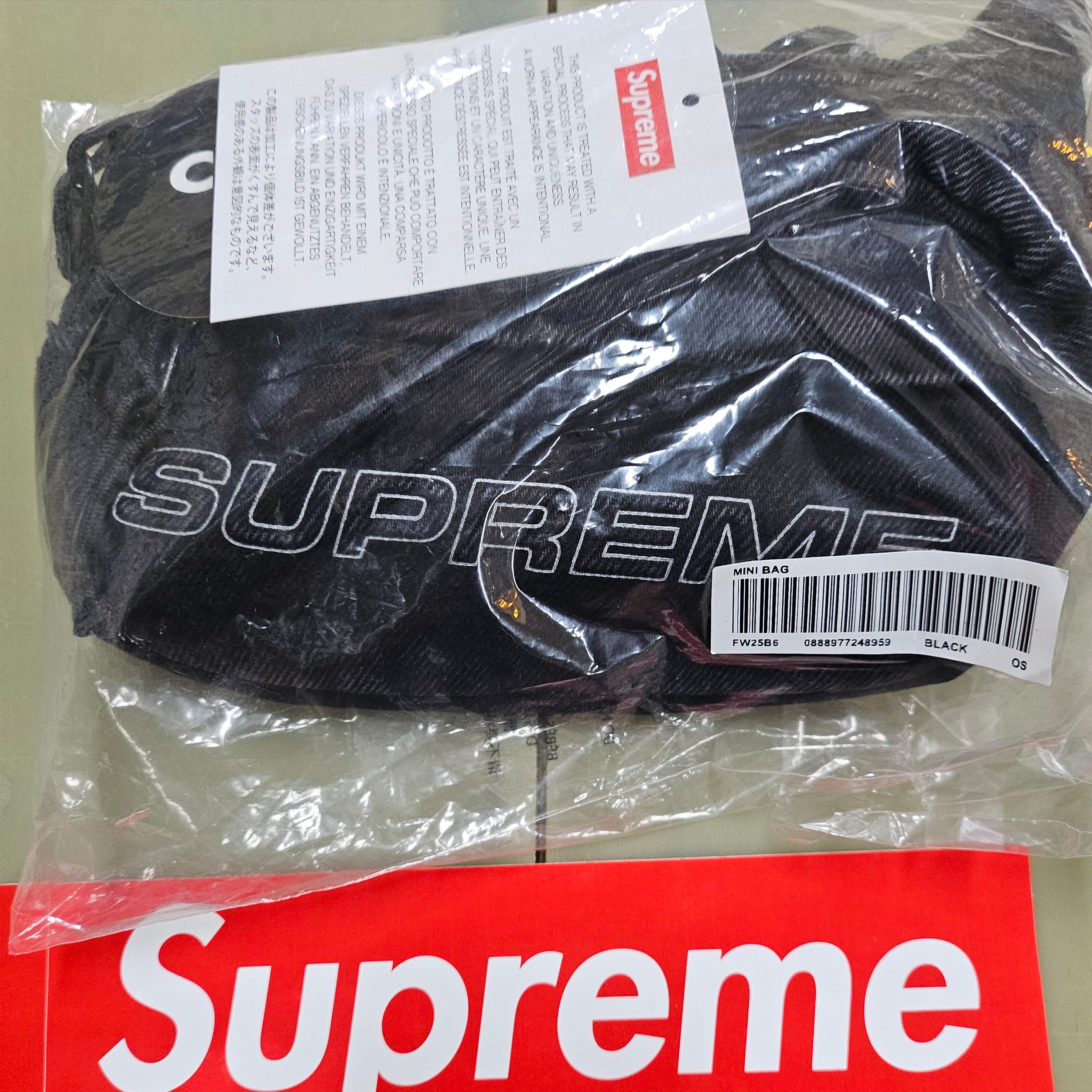 Supreme Denim Mini Shoulder Bag Black - 25FW 착용 스타일