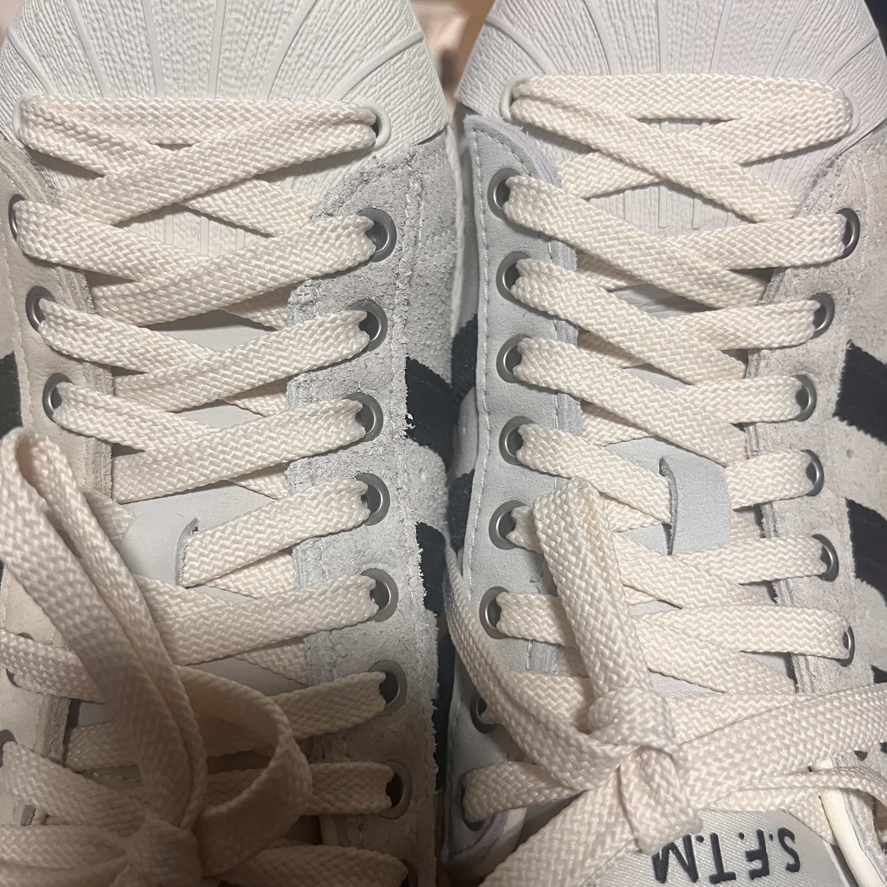 Adidas x Song for the Mute Superstar 82 Cream White Core Black 착용 스타일 - 1