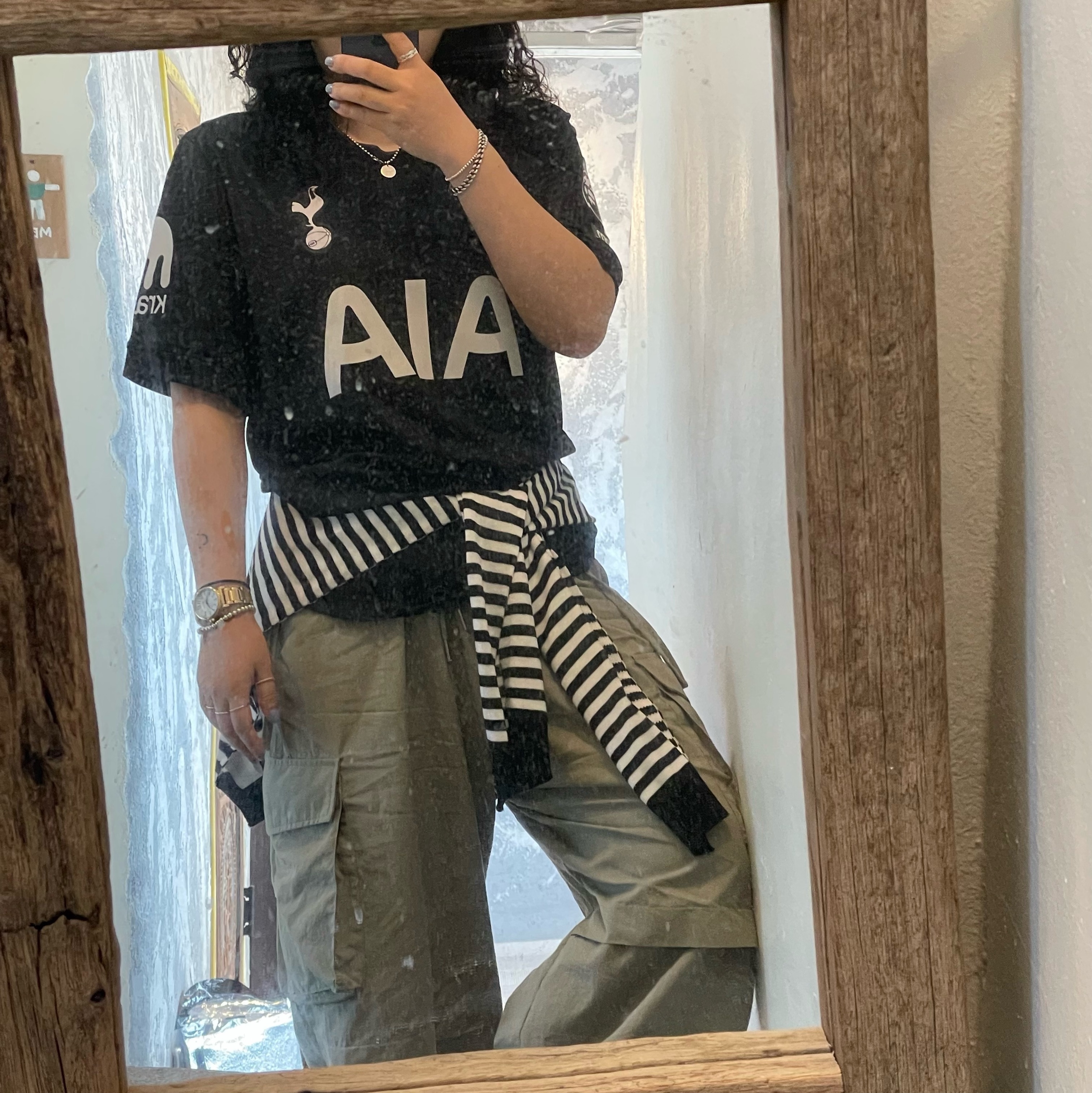 Nike Tottenham Hotspur 2025/26 Stadium Away Dri-Fit Soccer Replica Jersey Black Light Iron Ore (Non Marking Ver.), Arc'teryx Heliad 6 Crossbody Bag Black 착용 스타일 - 1