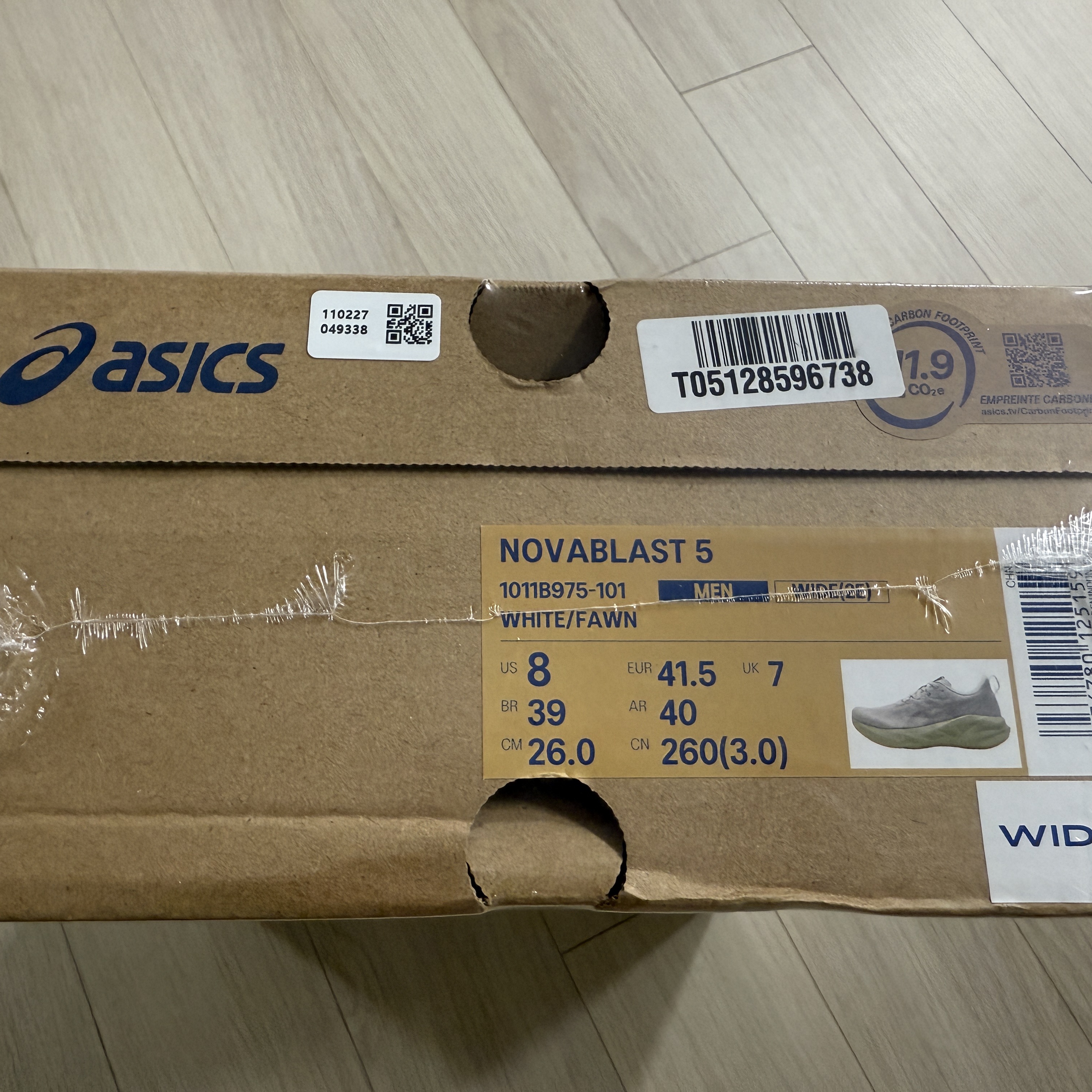 Asics Novablast 5 White Fawn - 2E Wide 착용 스타일