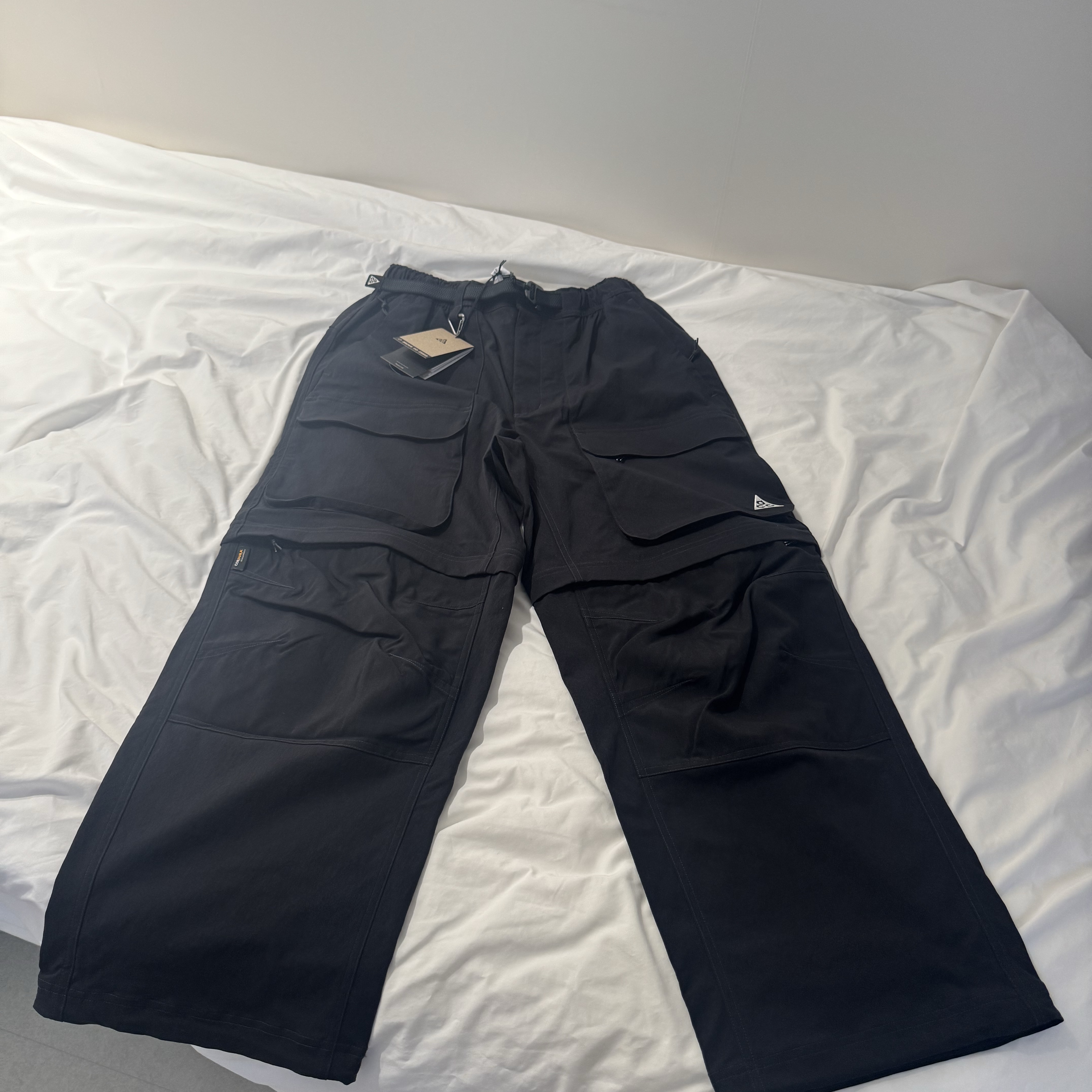 Nike ACG Smith Summit Zip Cargo Pants Black Anthracite - Asia 착용 스타일