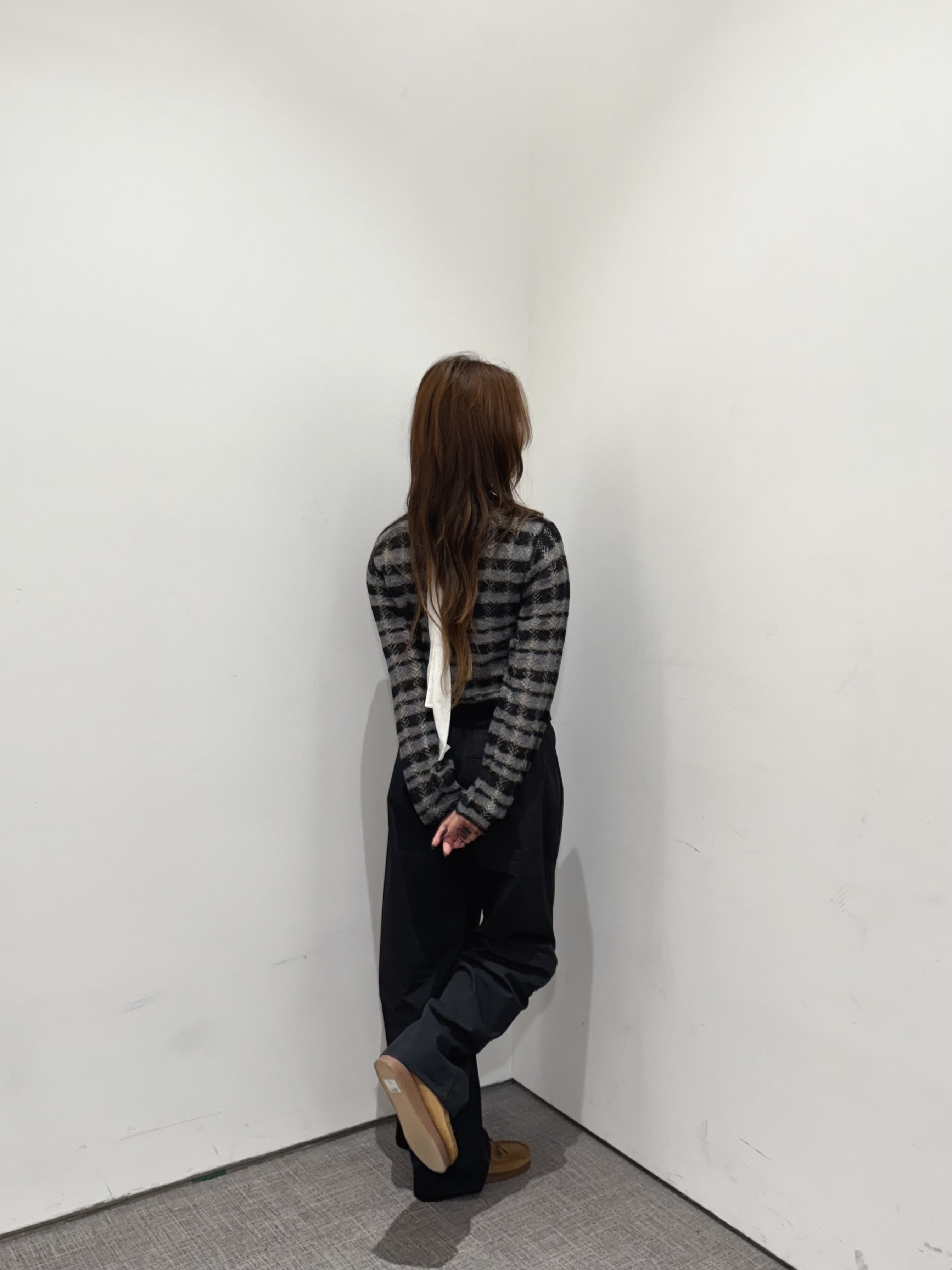 Perverze Women Thick Stripe Knit Cardigan Black - 25FW, Beautiful People Women Cotton Sheer Jersey Neck Bow Top White - 25SS 착용 스타일 - 3