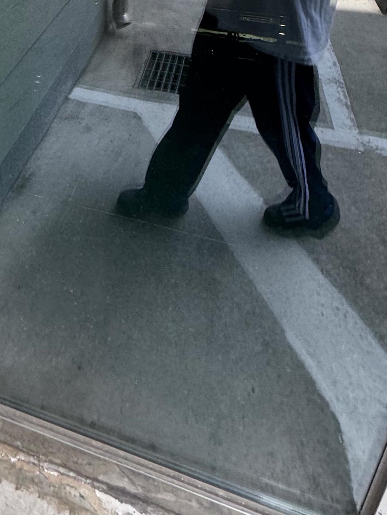 Adidas Adicolor Classics Firebird Track Pants Night Indigo - US Sizing, Crocs Classic Clog Black 착용 스타일