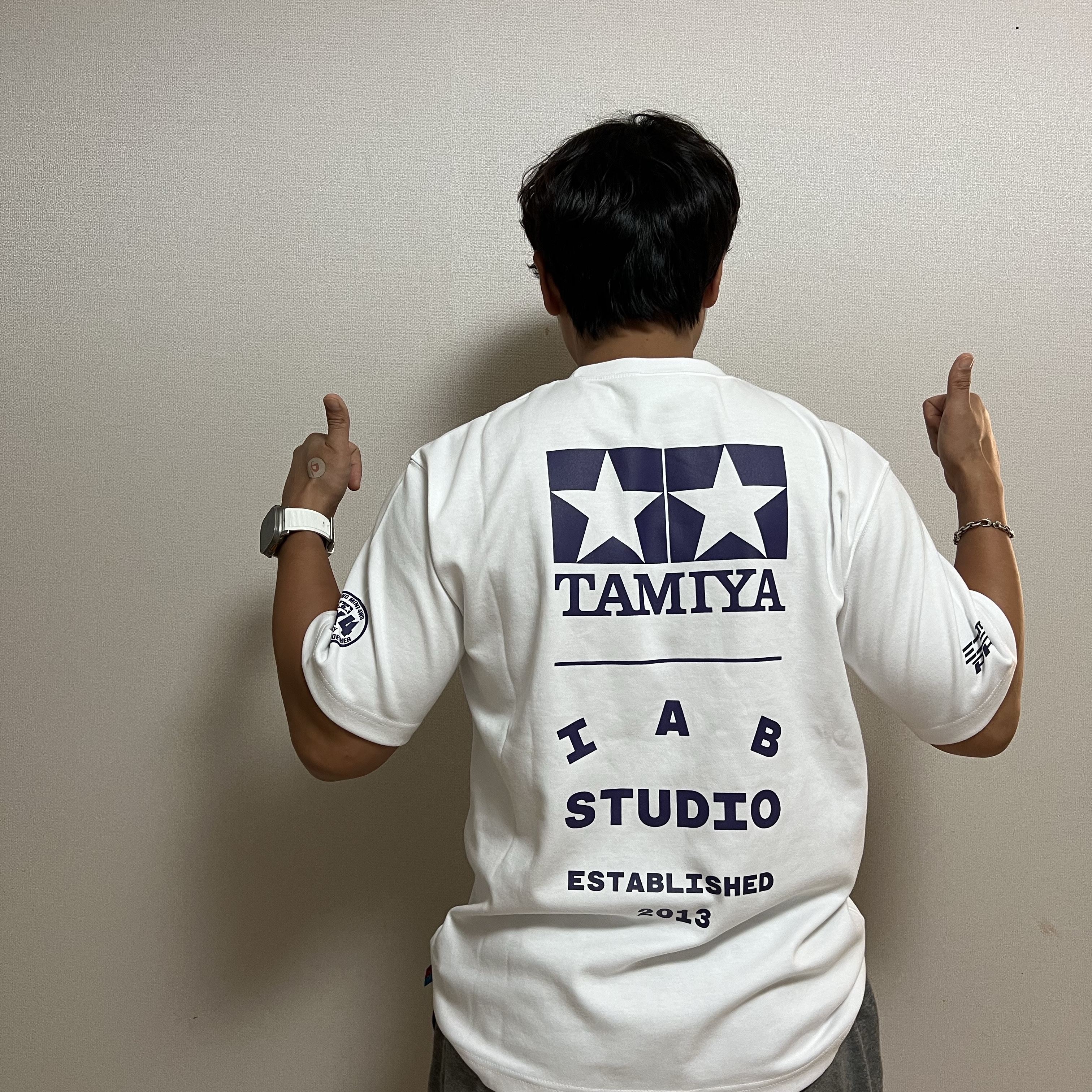 IAB Studio x Tamiya IAB Comets T-Shirt White 착용 스타일 - 1