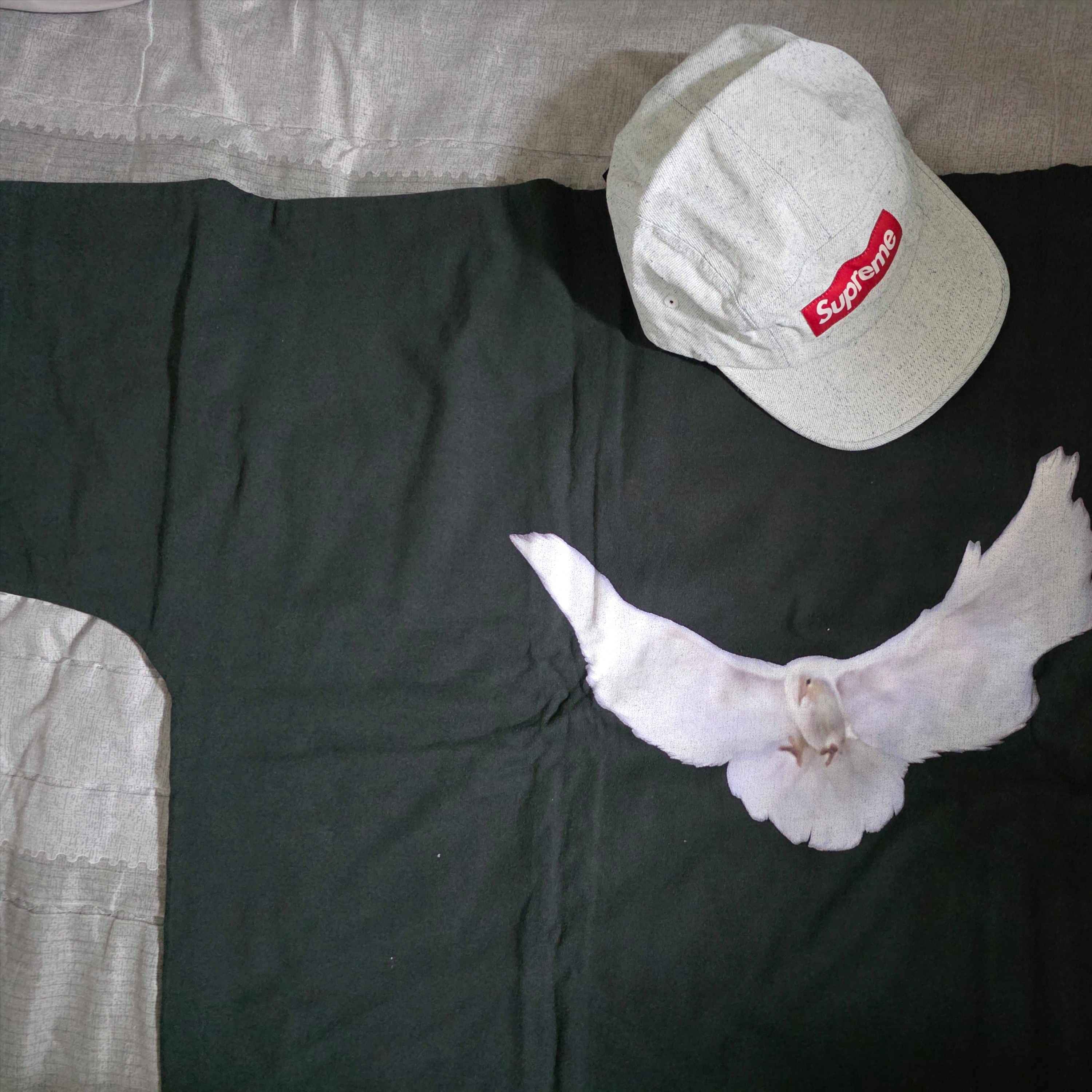Supreme Coated Denim Camp Cap White - 24SS, Yeezy Gap Engineered By Balenciaga Dove No Seam T-Shirt Black 착용 스타일