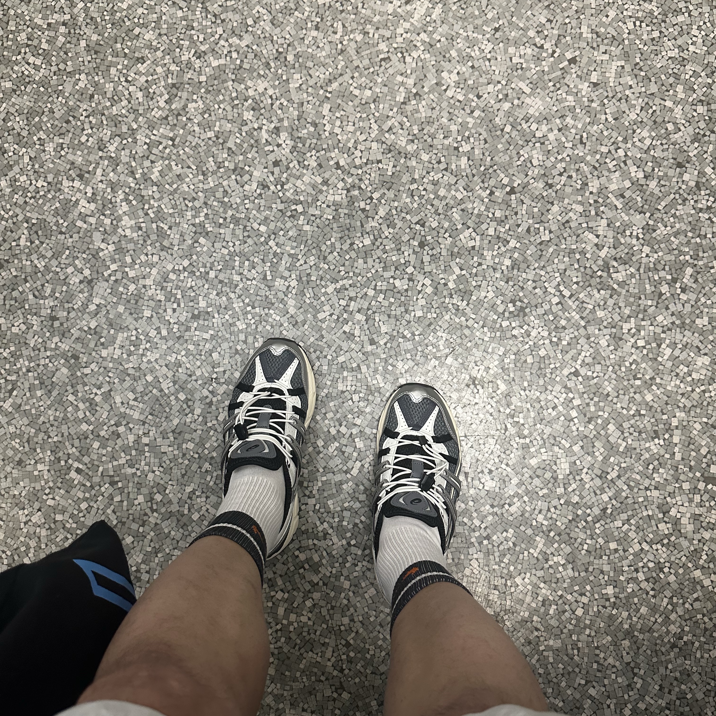 Asics Unlimited Gel-Sonoma 15-50 Steel Grey Pure Silver 착용 스타일