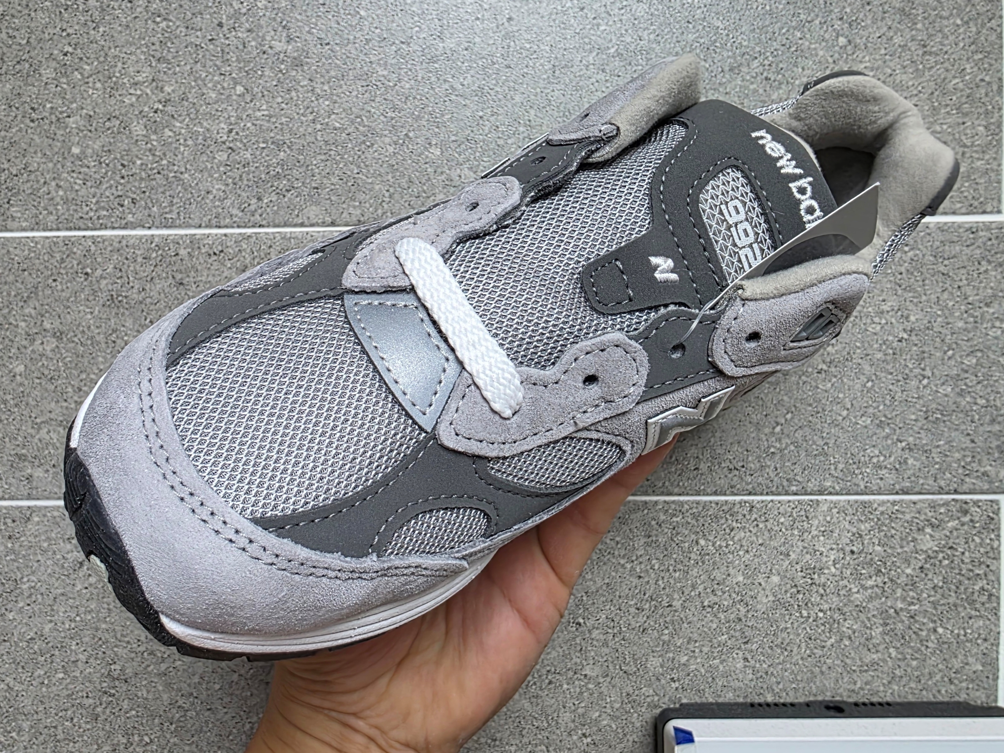New Balance 992 Made in USA Core Grey Silver Metallic, New Balance 992 Made in USA Grey - D Standard 착용 스타일 - 5