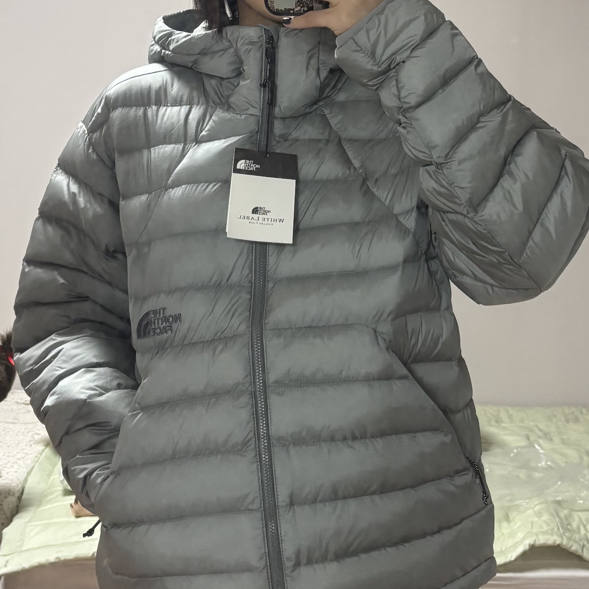The North Face Ventus On Jacket Silver 착용 스타일