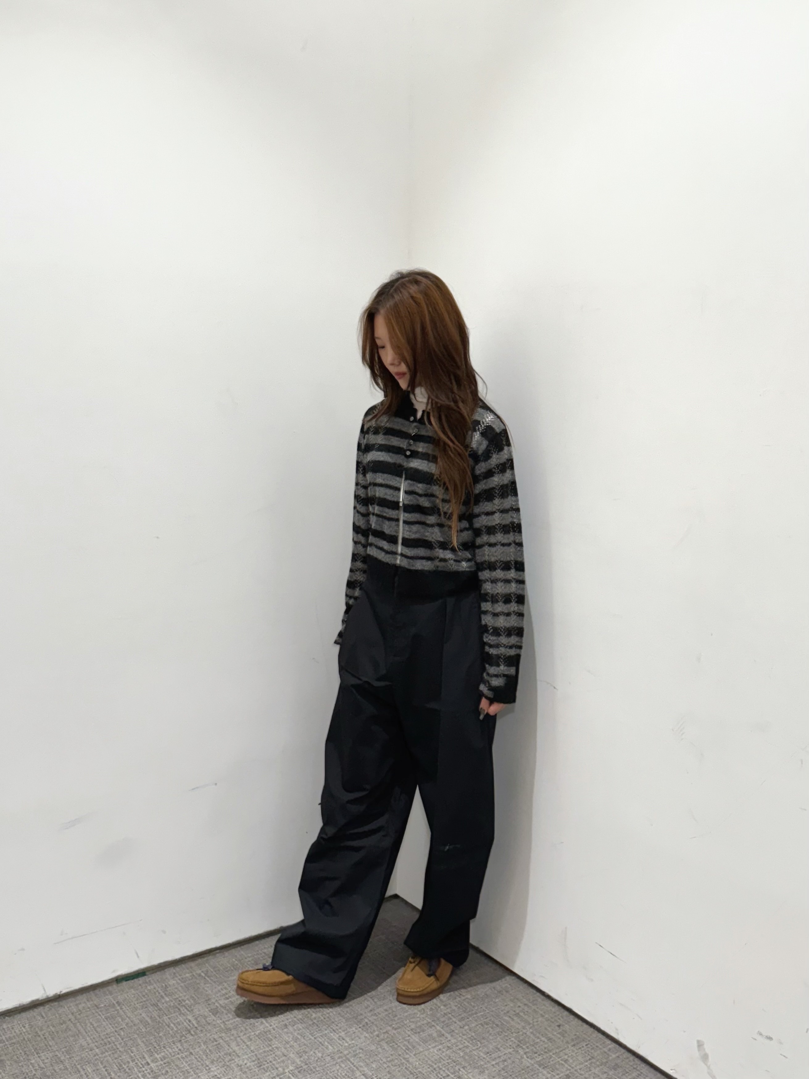 Perverze Women Thick Stripe Knit Cardigan Black - 25FW, Beautiful People Women Cotton Sheer Jersey Neck Bow Top White - 25SS 착용 스타일 - 2
