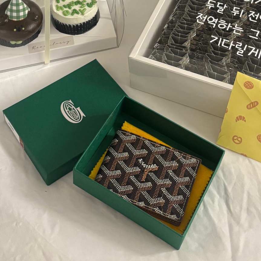 Goyard Insert Victoire Card Holder Black Tan 착용 스타일