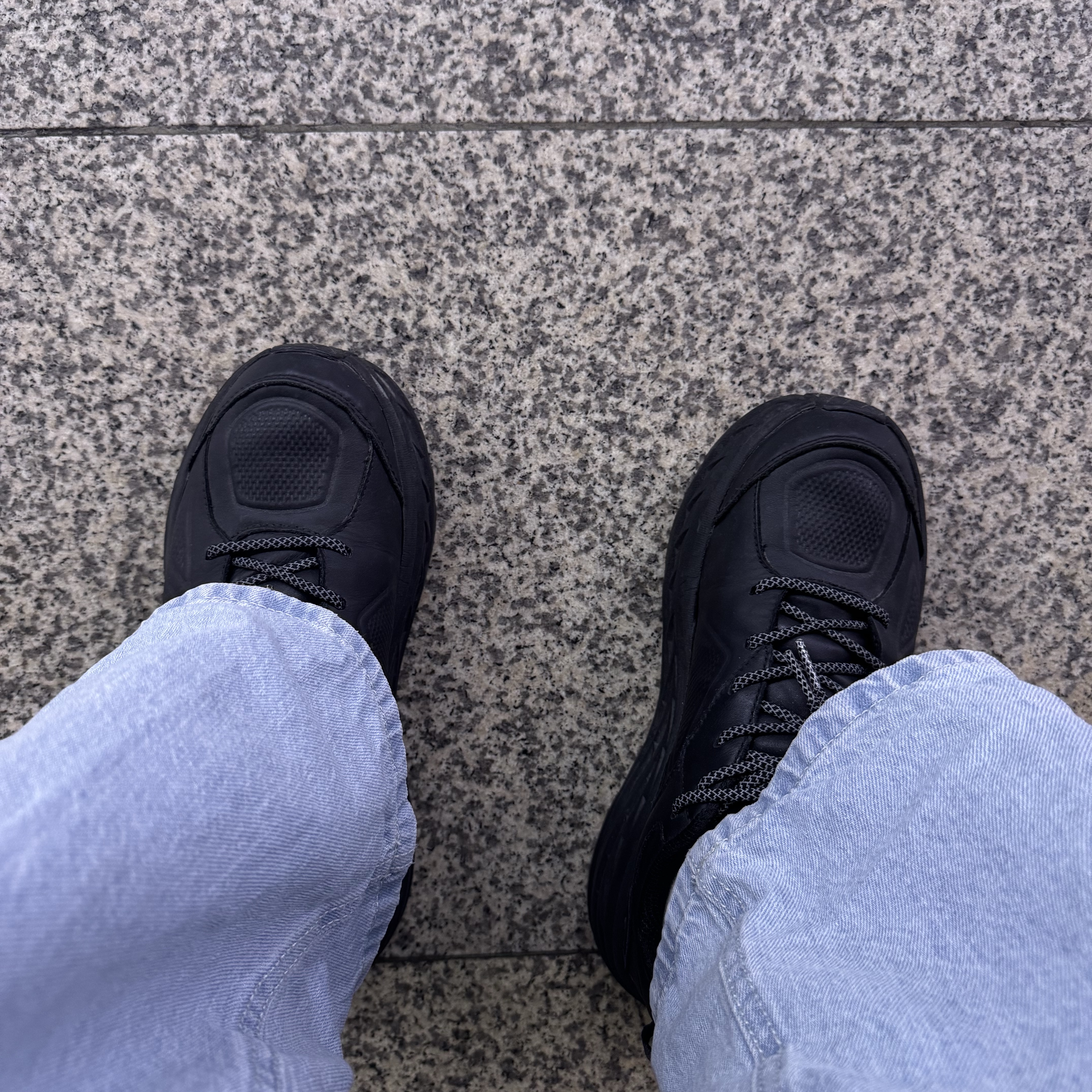 Hoka Bondi LTR Black - Wide 착용 스타일