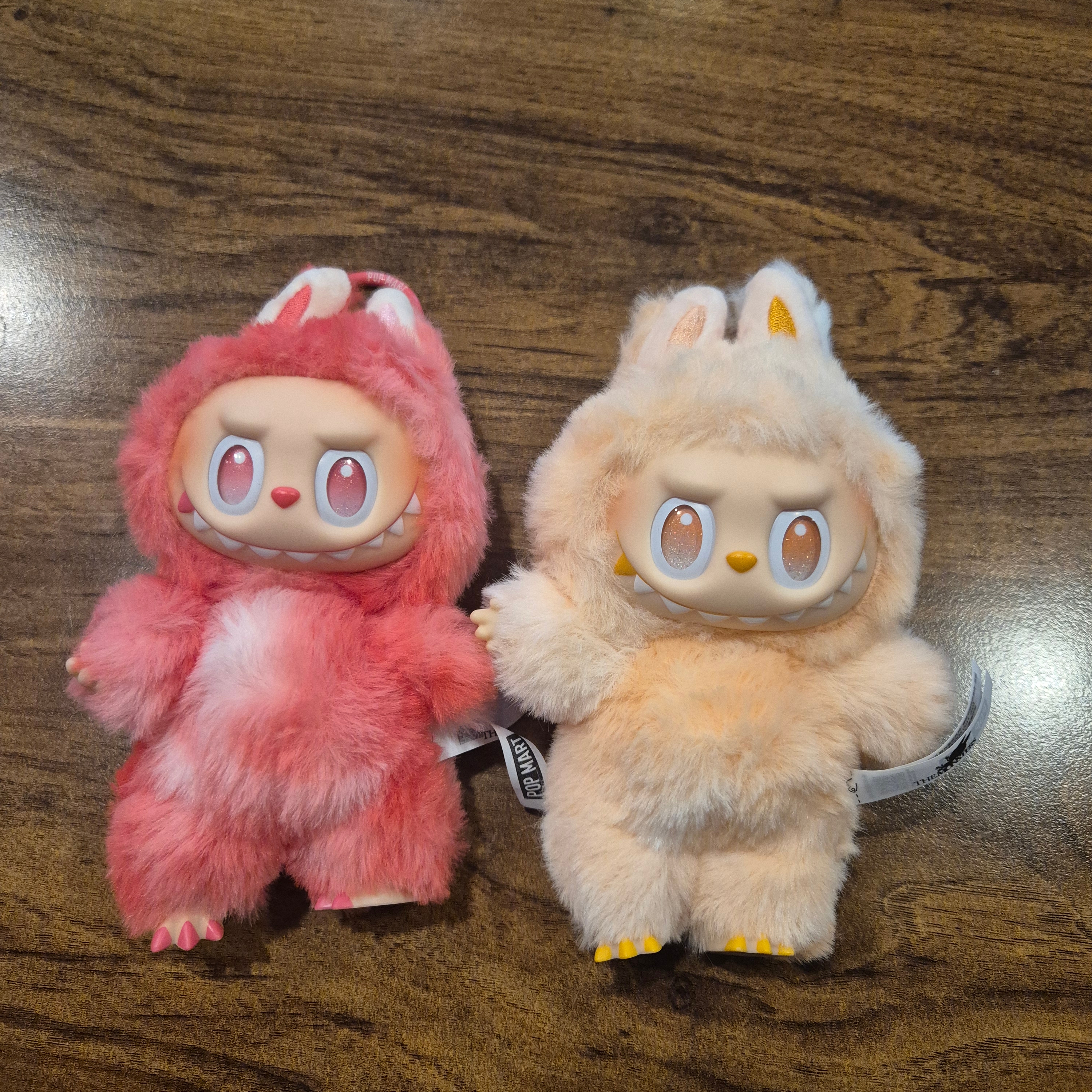 Pop Mart Labubu The Monsters Highlight Series Sealed Case (Bundle of 2/1 Blind Box) 착용 스타일 - 1