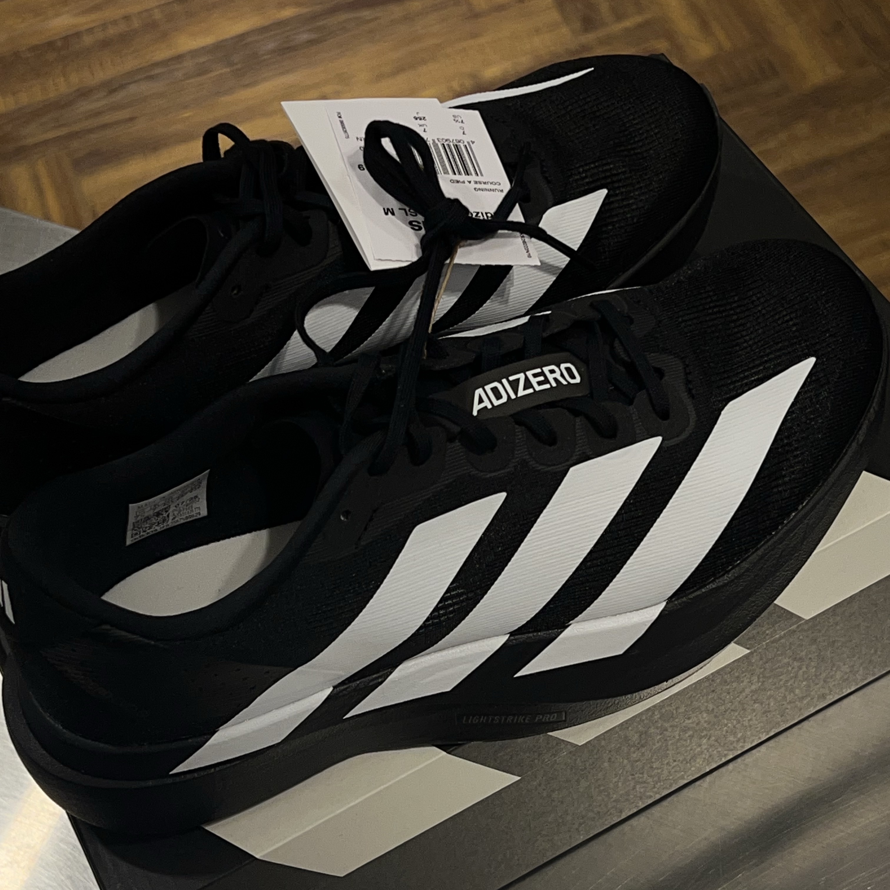Adidas Adizero EVO SL Core Black Cloud White 착용 스타일 - 3