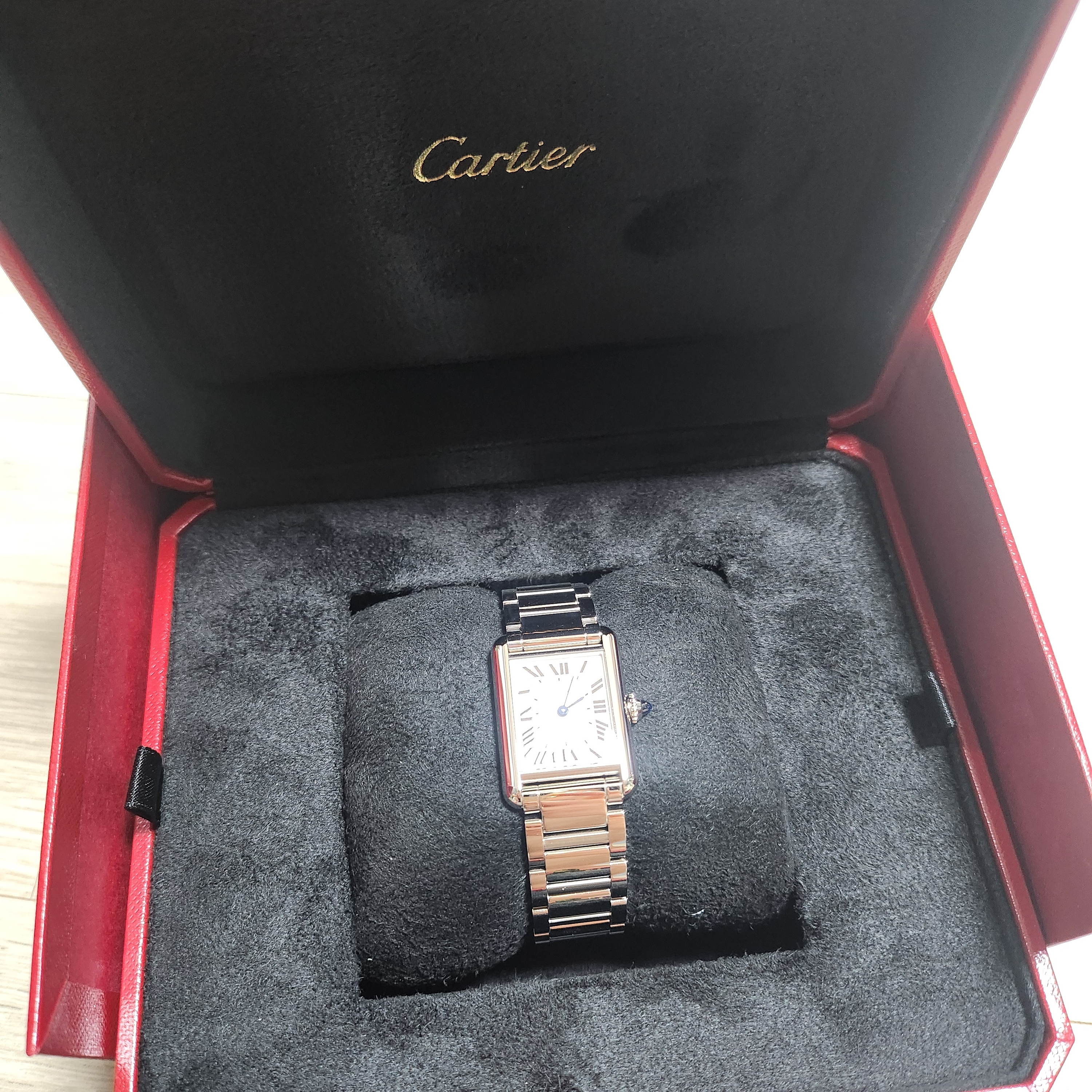 Cartier Tank Must Watch Small Quartz Steel Bracelet Steel 착용 스타일