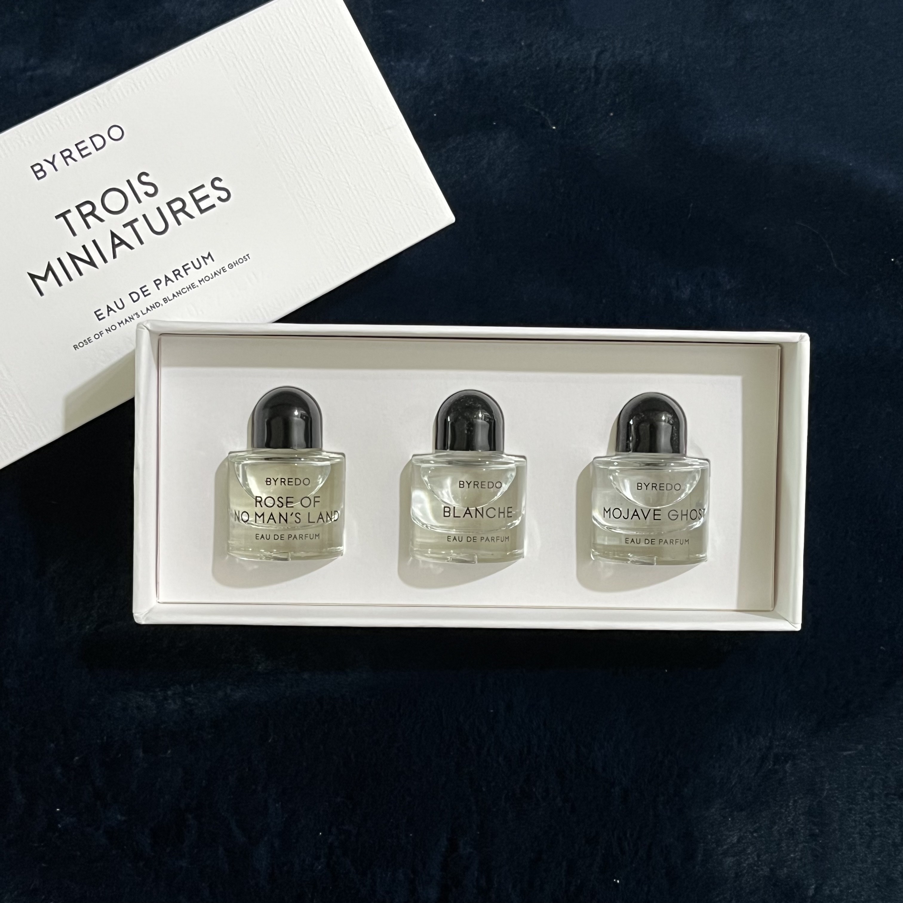 Byredo Trois Miniatures Eau De Parfum 8ml x 3 착용 스타일 - 1