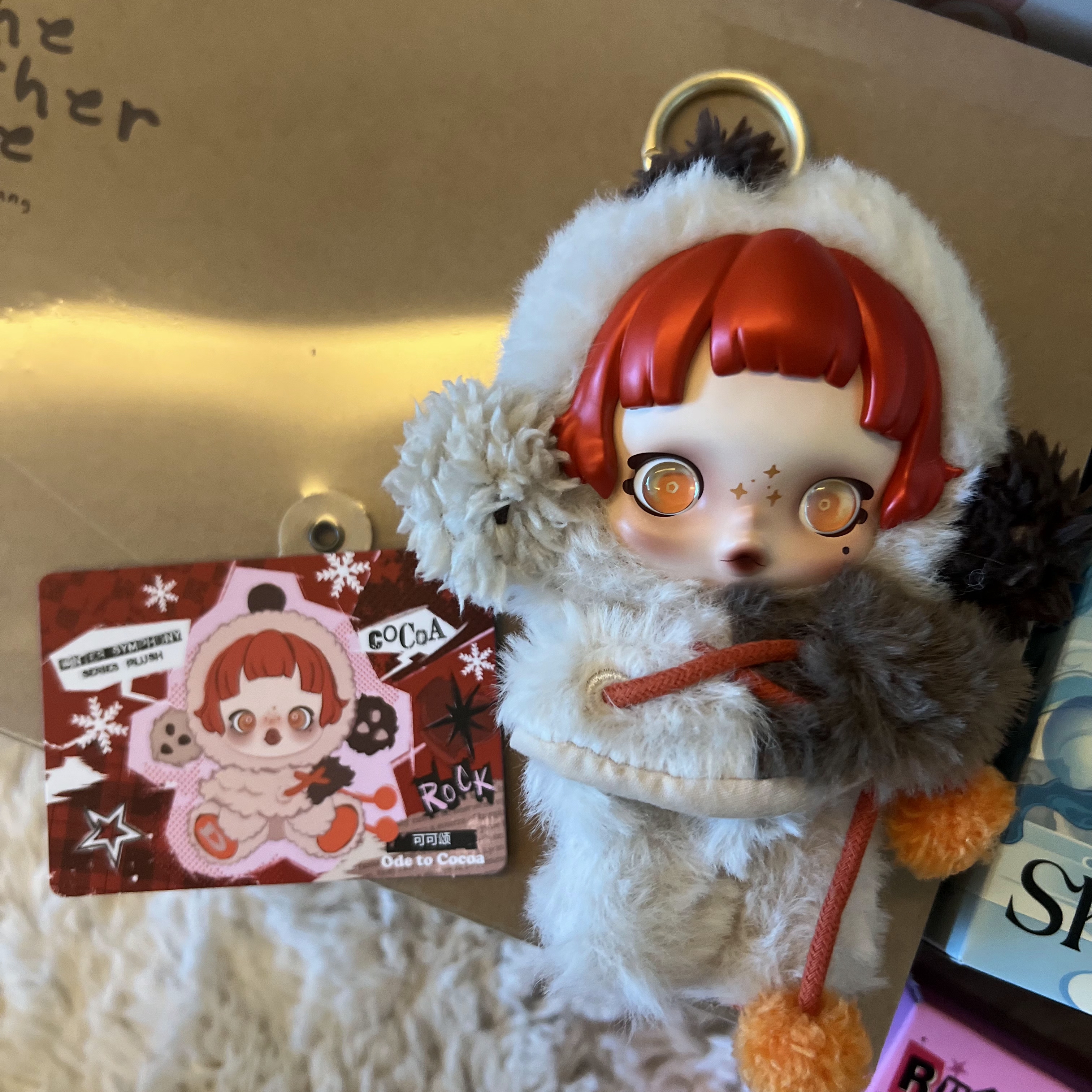 Pop Mart Skullpanda Winter Symphony Series Keyring Ode to Cocoa (Opened Case) 착용 스타일