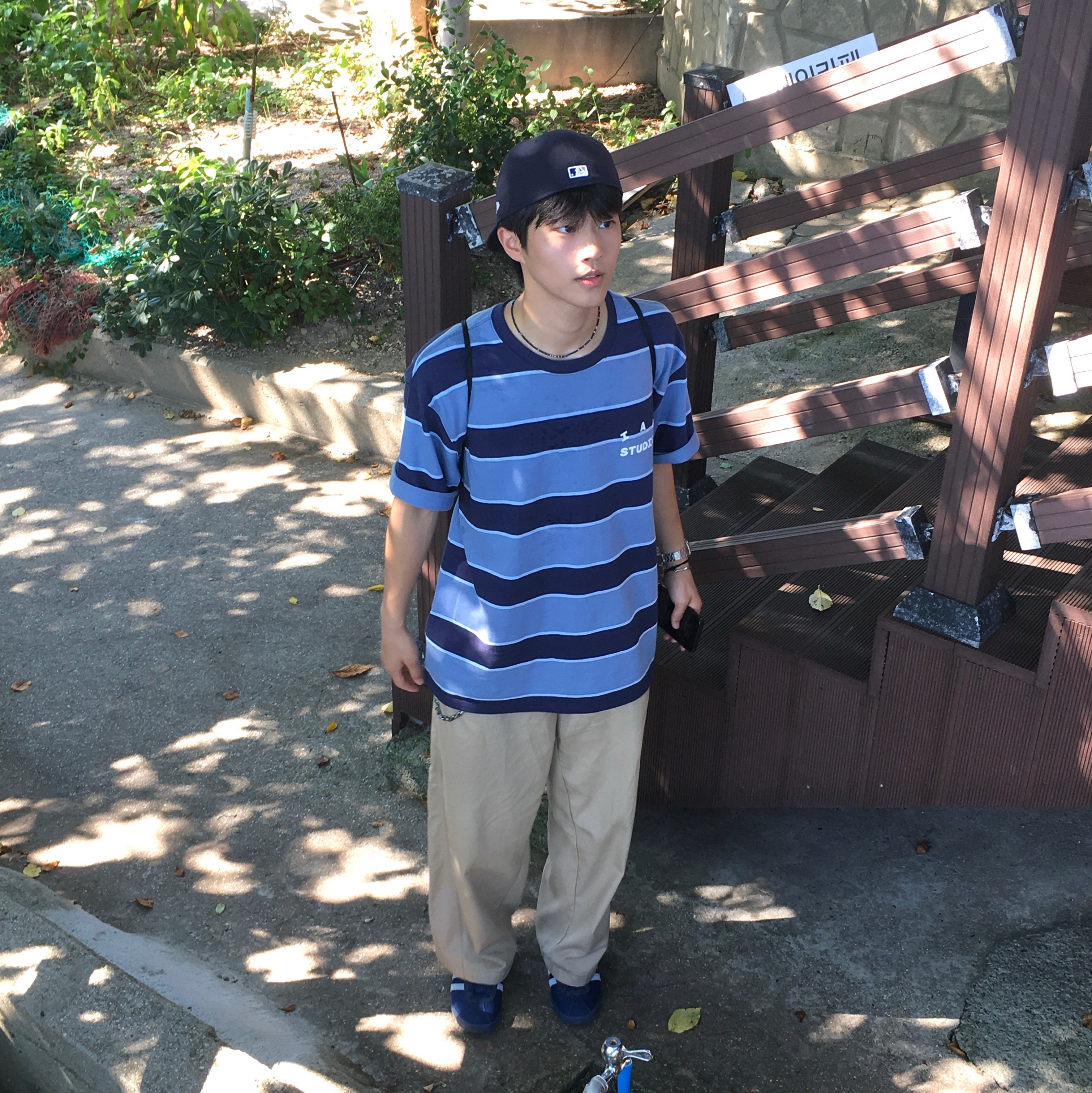 IAB Studio Striped T-Shirt Blue White, Adidas Bermuda Mystery Blue 착용 스타일