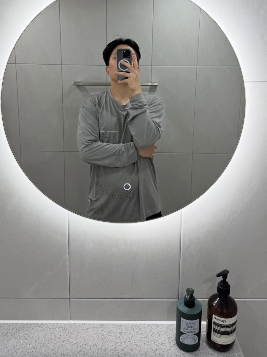 Satisfy x Post Archive Faction (Paf) Auralite Long T-Shirt Grey 착용 스타일