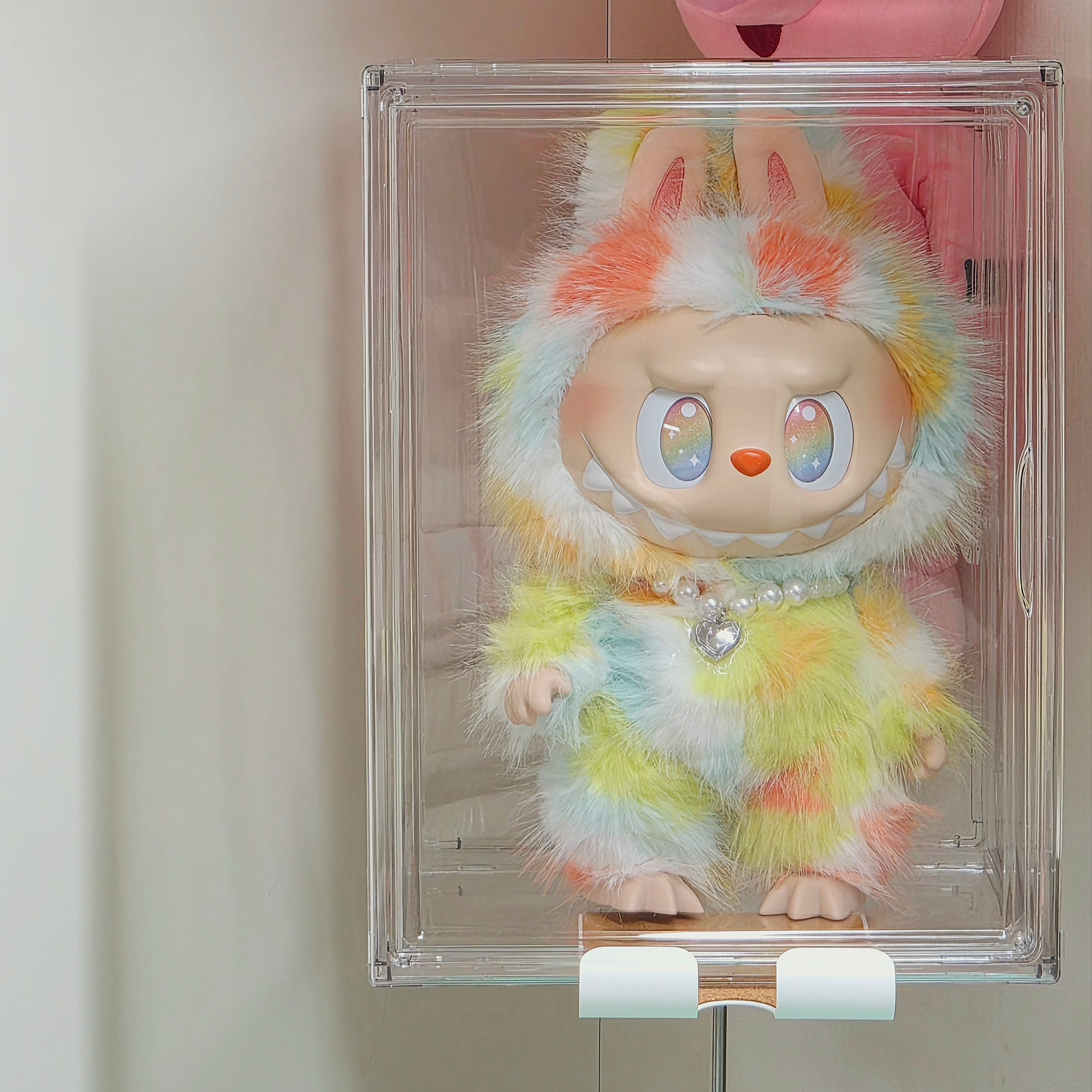 Pop Mart Labubu The Monsters Big Into Energy Series-Rock The Universe Vinyl Plush Doll 착용 스타일