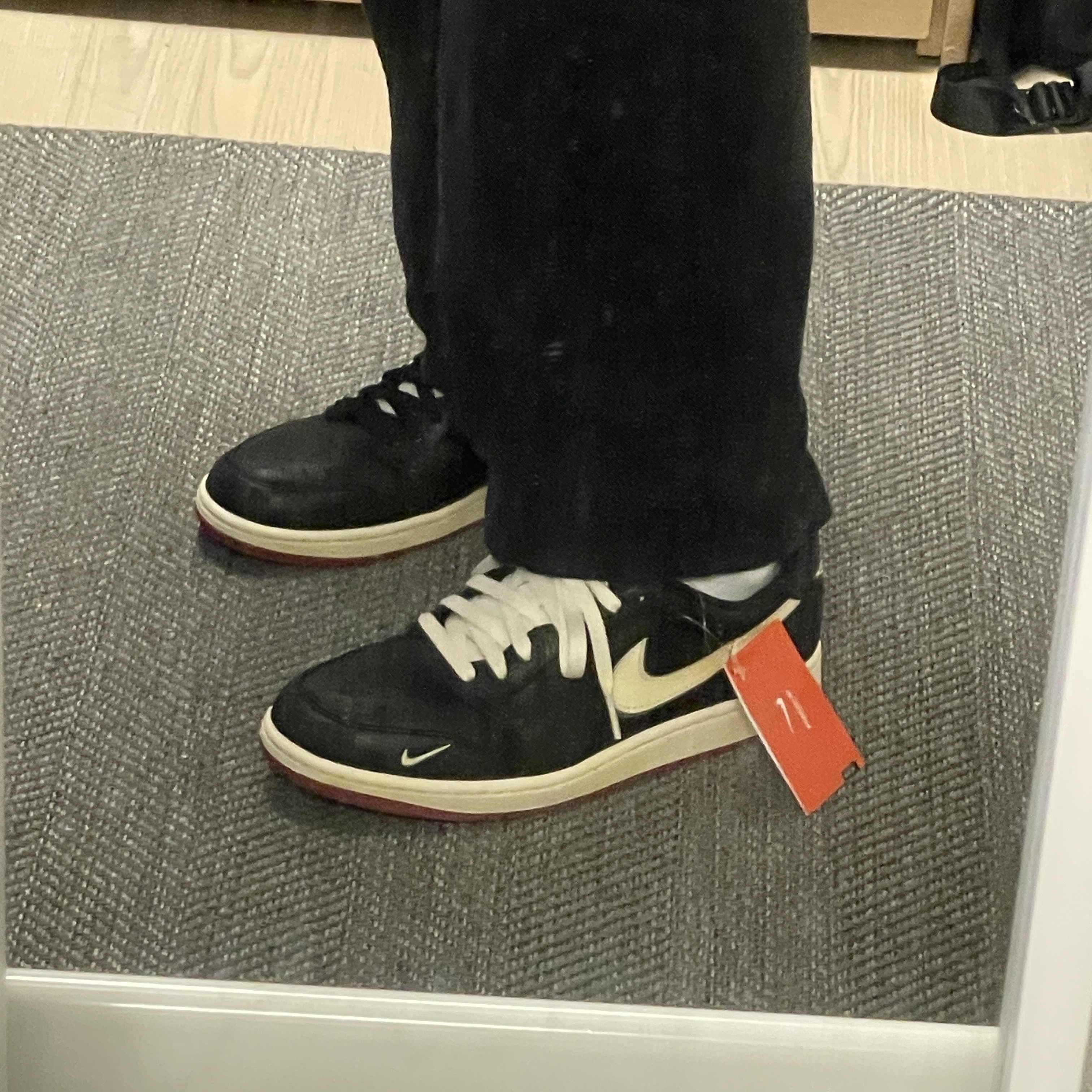 Jordan 1 x Nigel Sylvester Retro Low OG Better With Time 착용 스타일 - 2