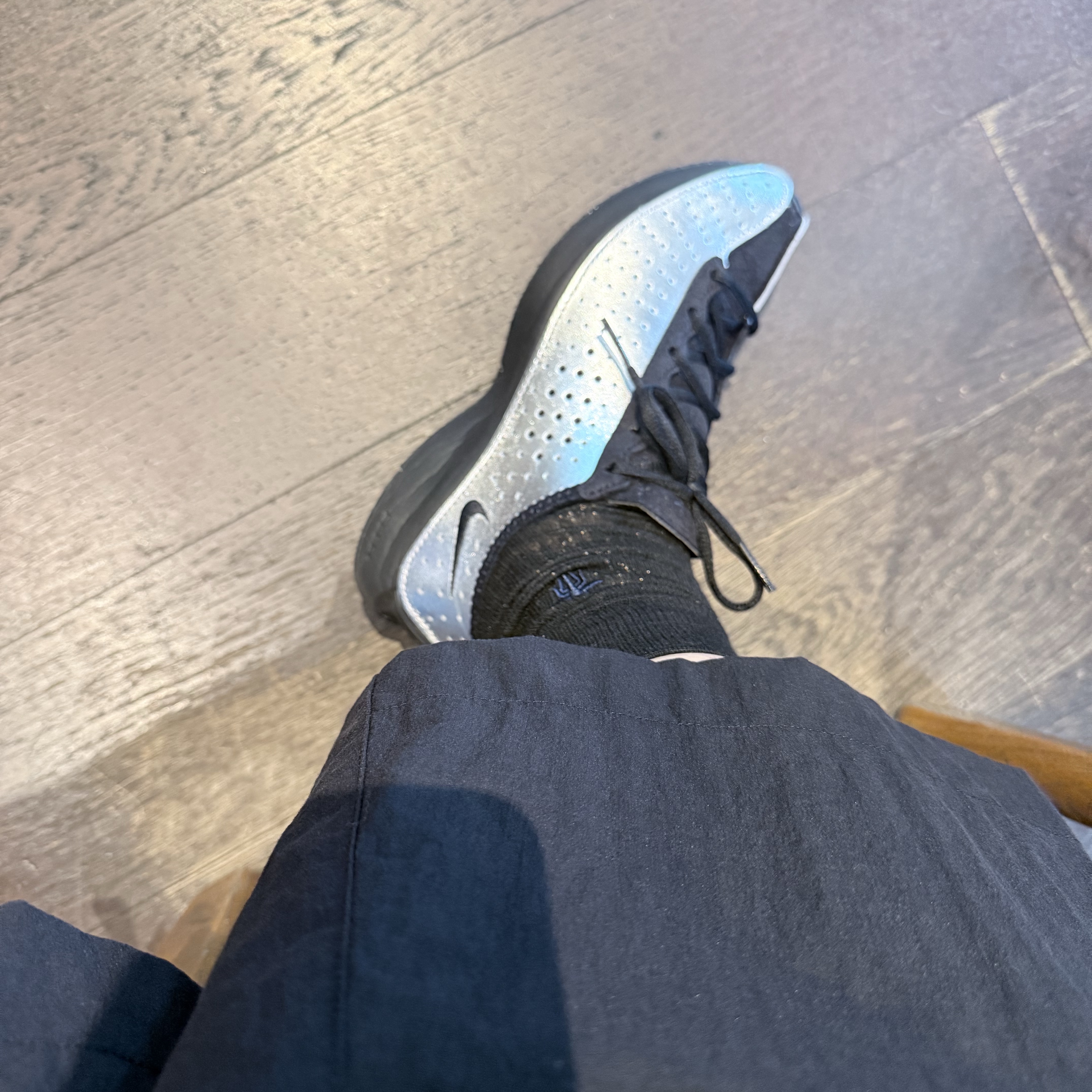 (W) Nike Air Superfly Metallic Silver and Black 착용 스타일