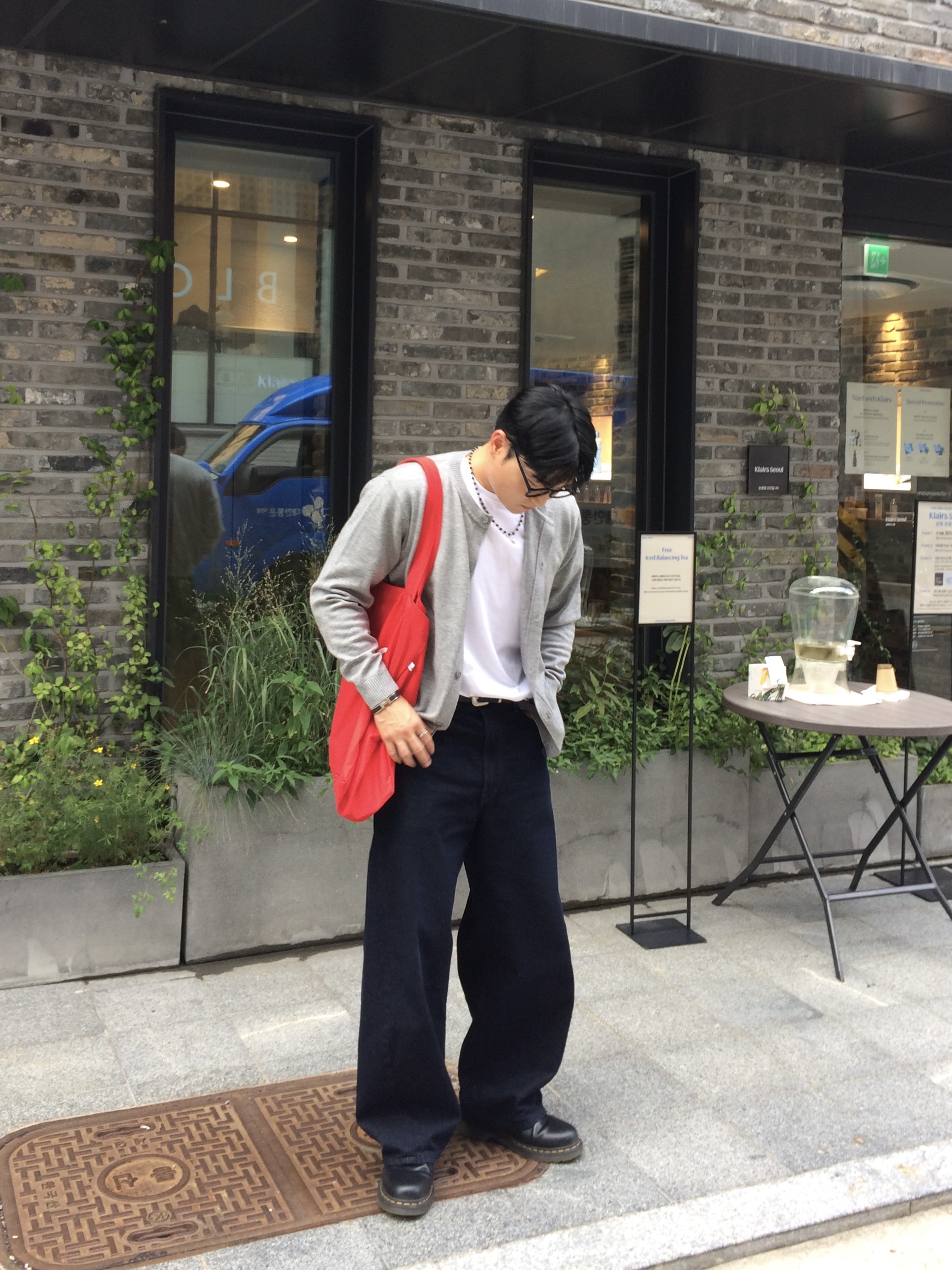 Depc Logo Eco Bag Red, Dr. Martens 1461 Smooth Black 착용 스타일 - 4