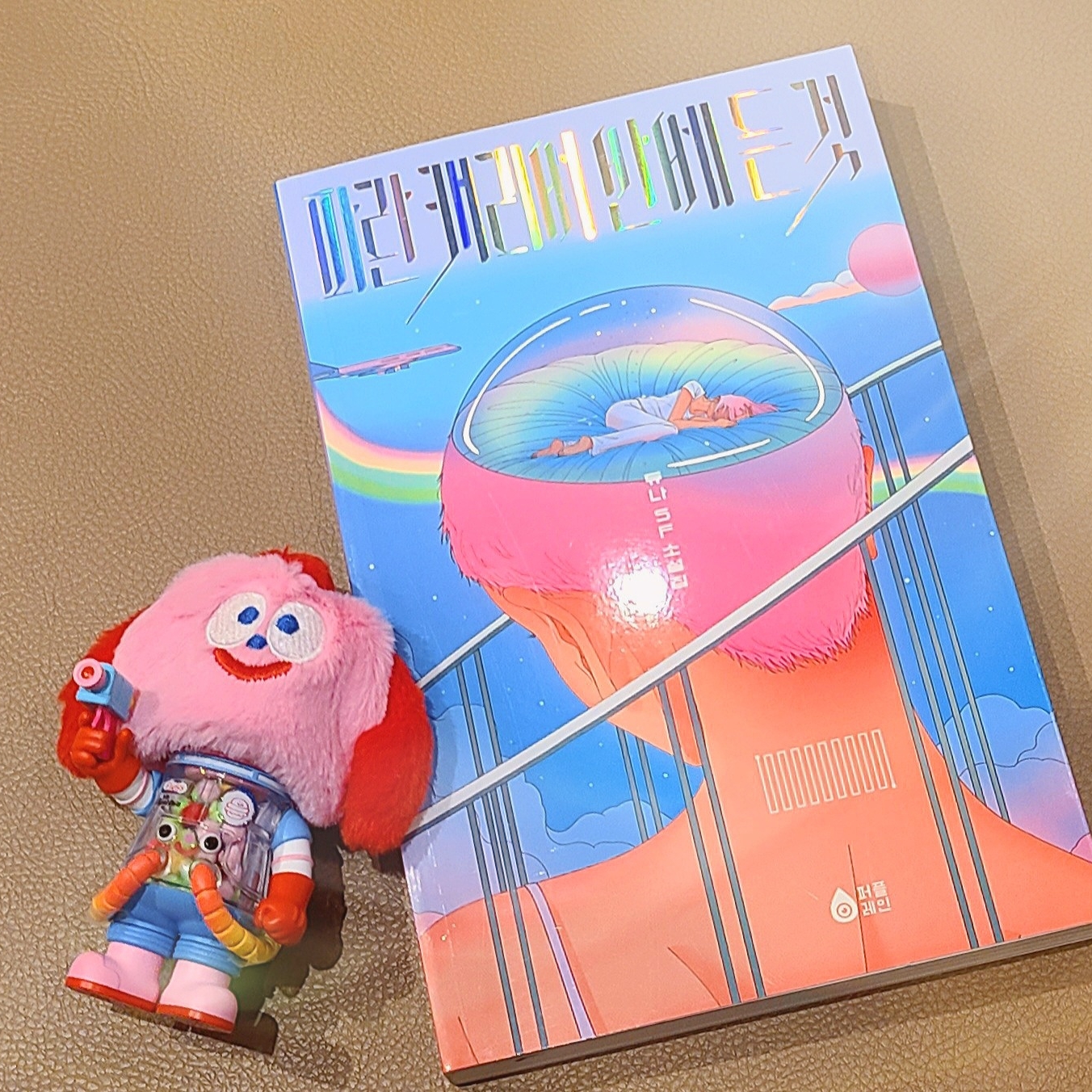 Pop Mart Mega Space Molly 100% Series4 Jon Burgerman (Opened Case) 착용 스타일