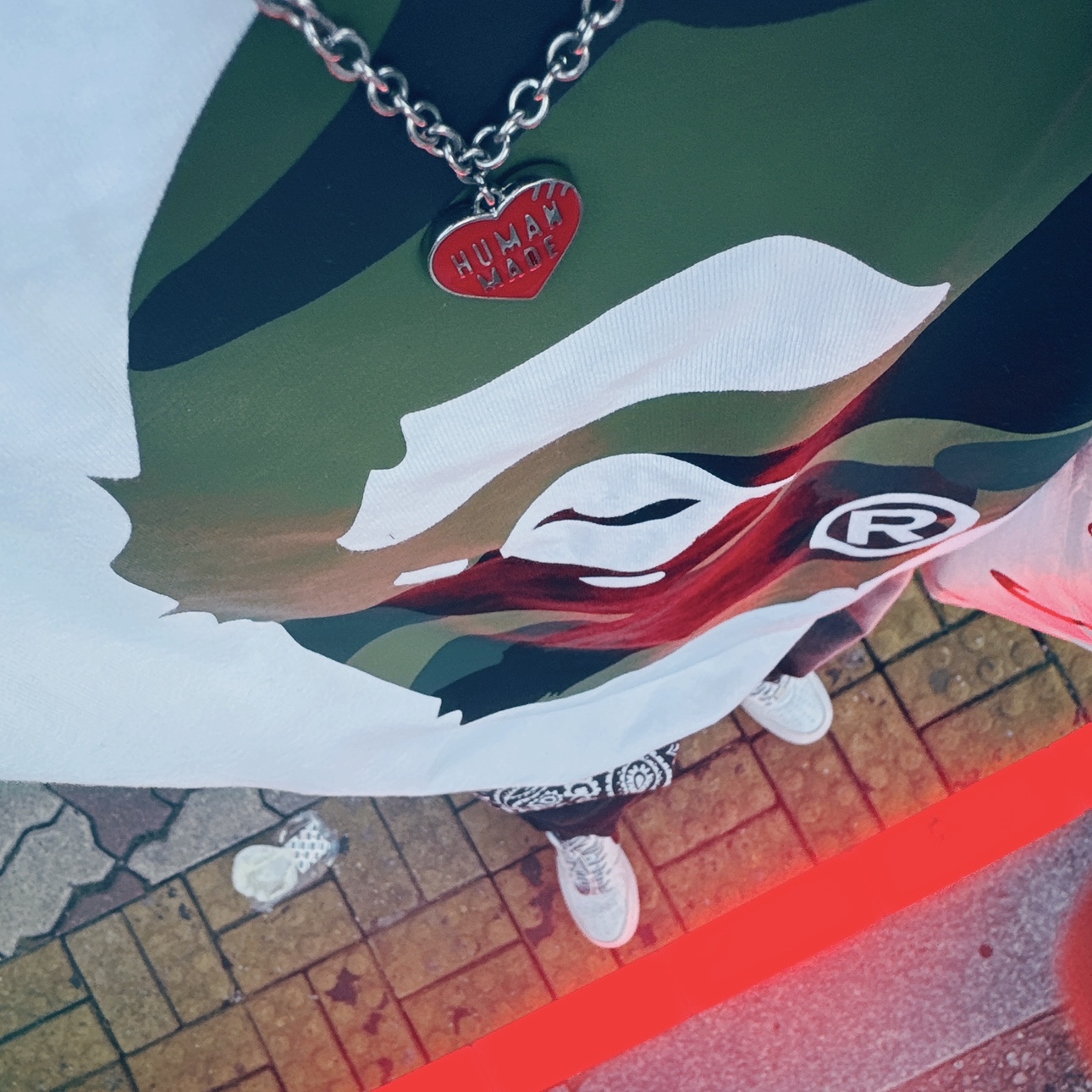BAPE Giant 1st Camo Big Ape Head T-Shirt White Green, Human Made Heart Necklace Red 착용 스타일