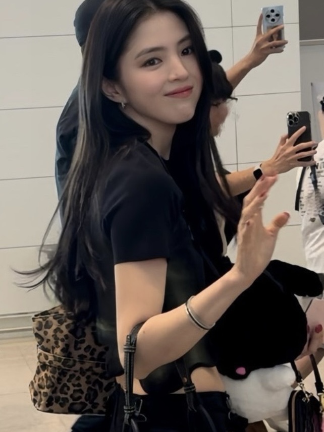 Samo Ondoh Le Belt Bag M Denim Leopard, Pop Mart Crybaby Crying Again Series Plush Keyring Love Makes Us Cry (Opened Case) 착용 스타일 - 2