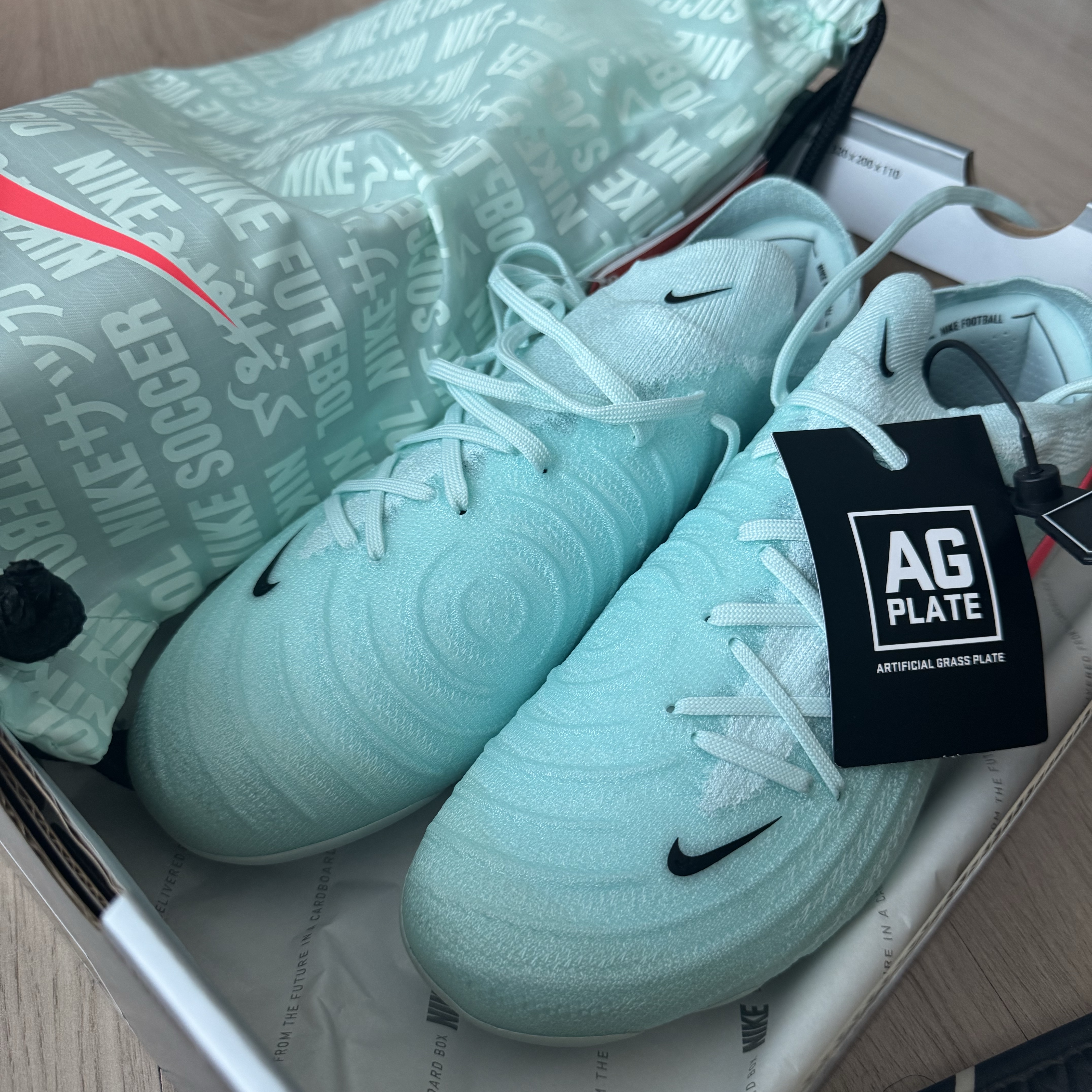 Nike Phantom GX 2 Elite AG Mad Energy Pack 착용 스타일